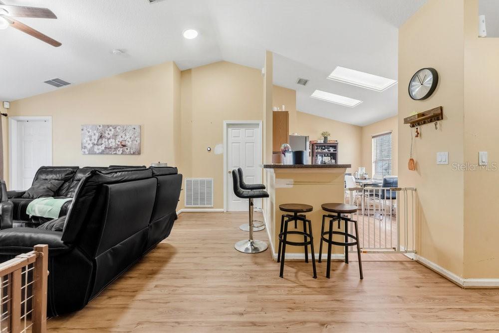 Image 4 of 25 For 229 Pagoda Terrace