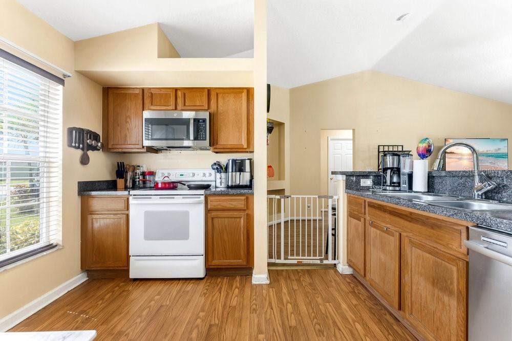 Image 8 of 25 For 229 Pagoda Terrace