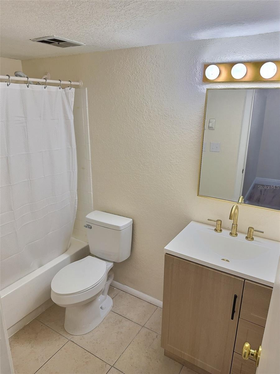 Image 11 of 25 For 620 Orange Drive 225