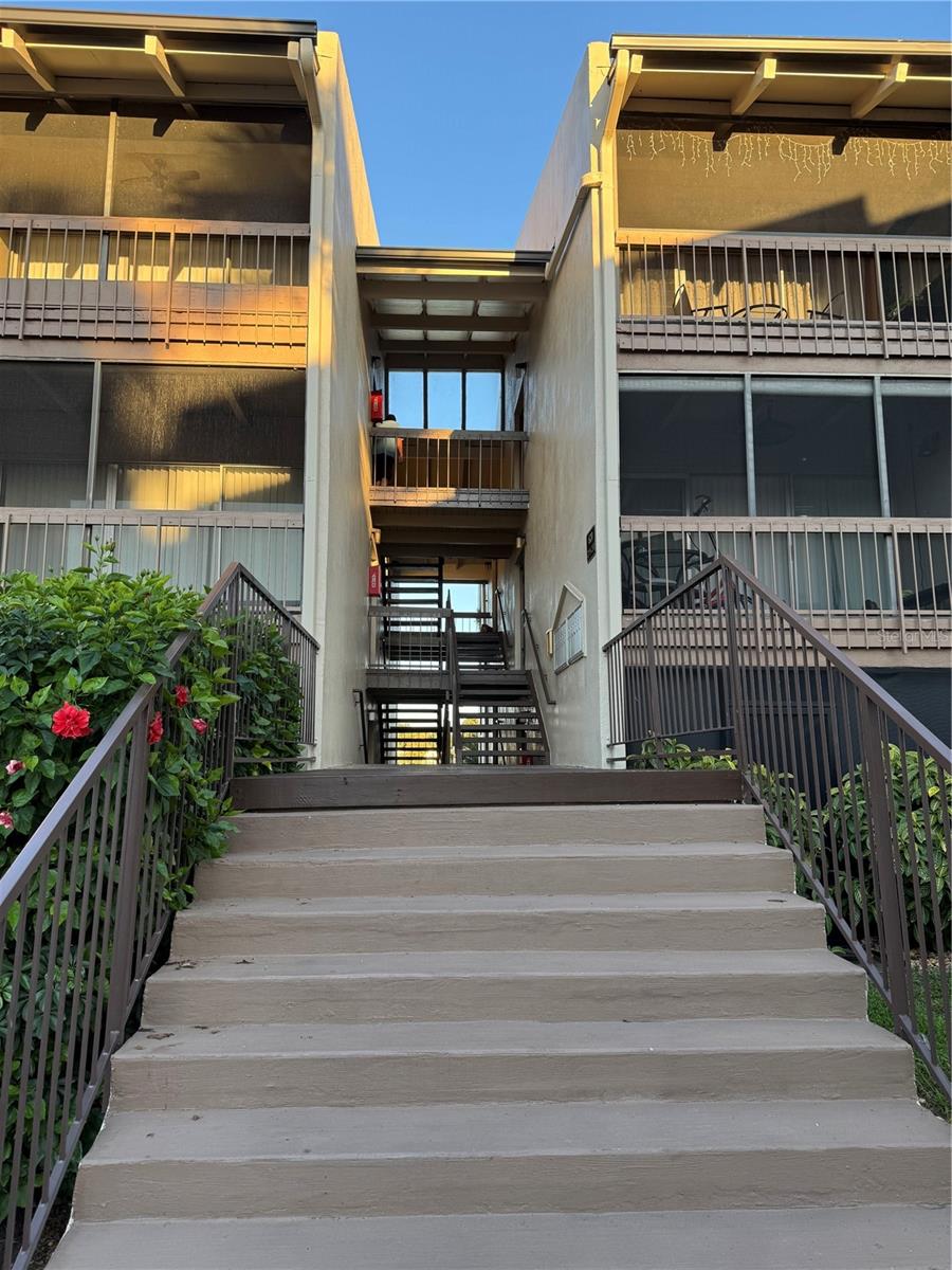 Image 2 of 25 For 620 Orange Drive 225