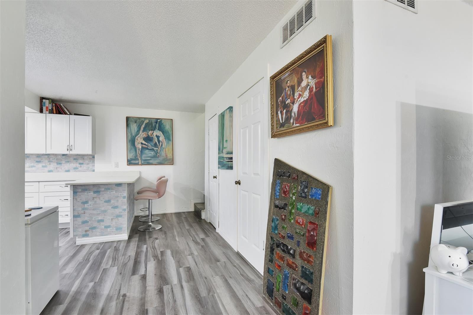 Image 10 of 42 For 118 Moonstone Court