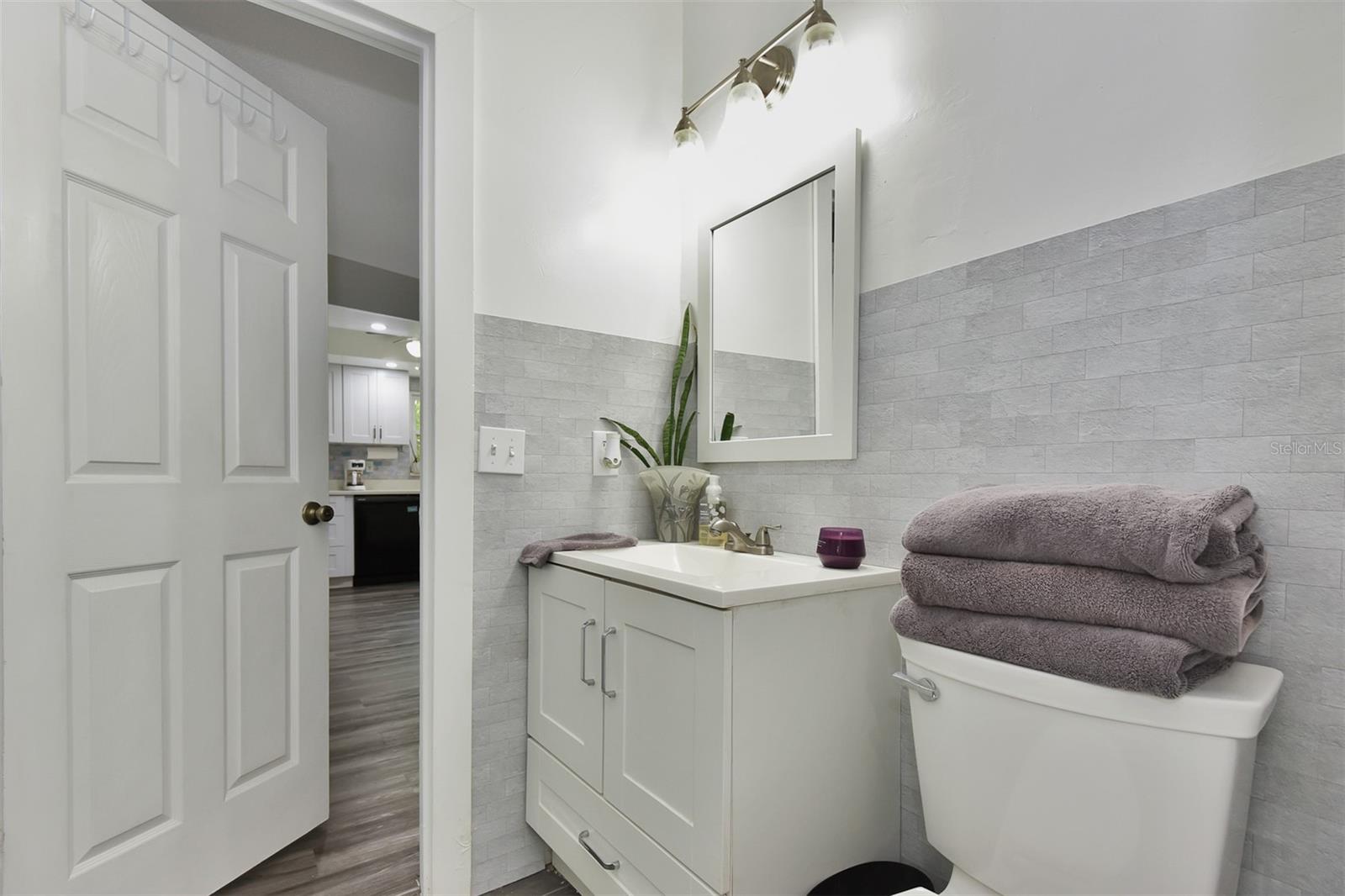 Image 16 of 42 For 118 Moonstone Court