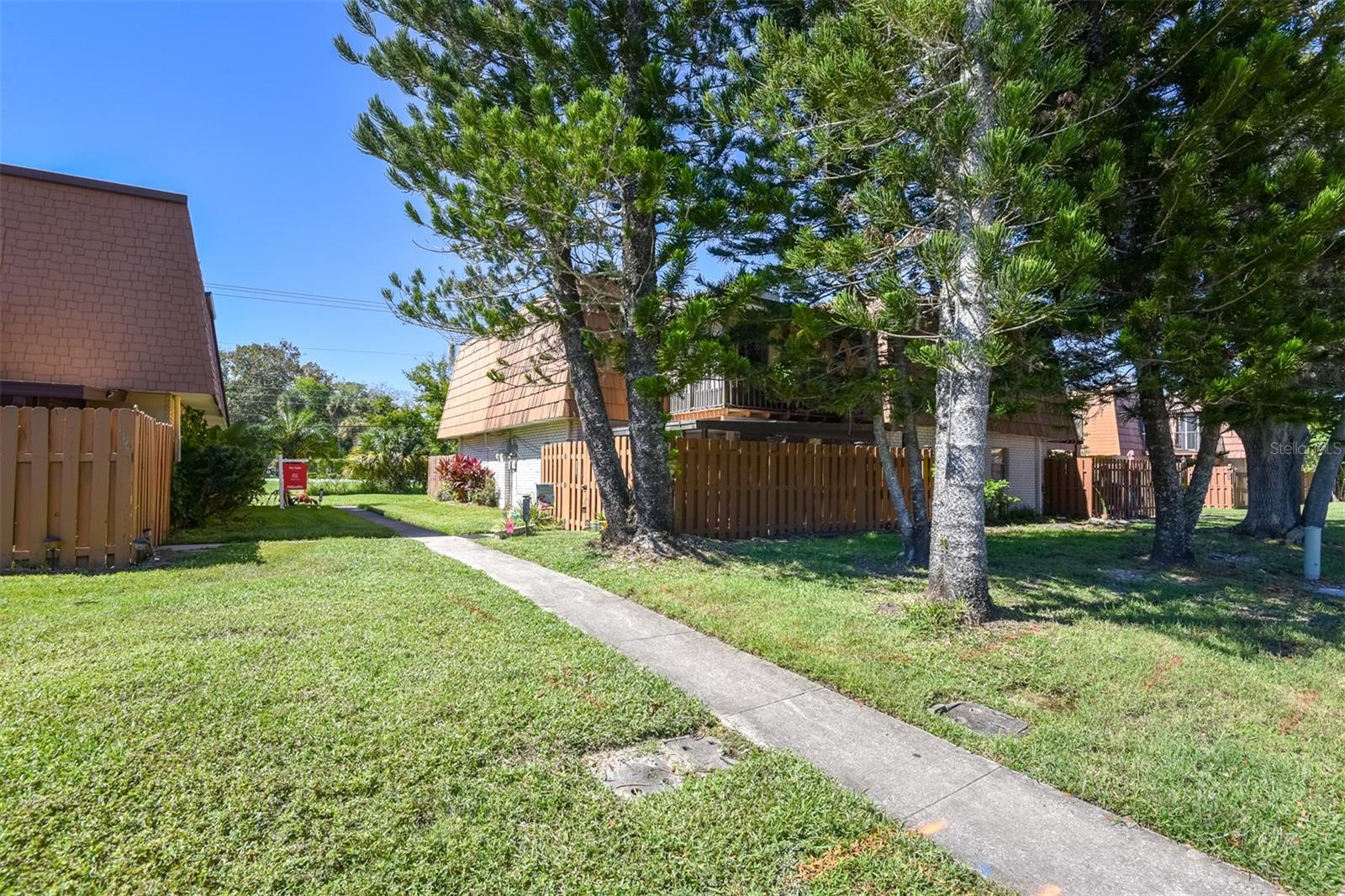 Image 41 of 42 For 118 Moonstone Court