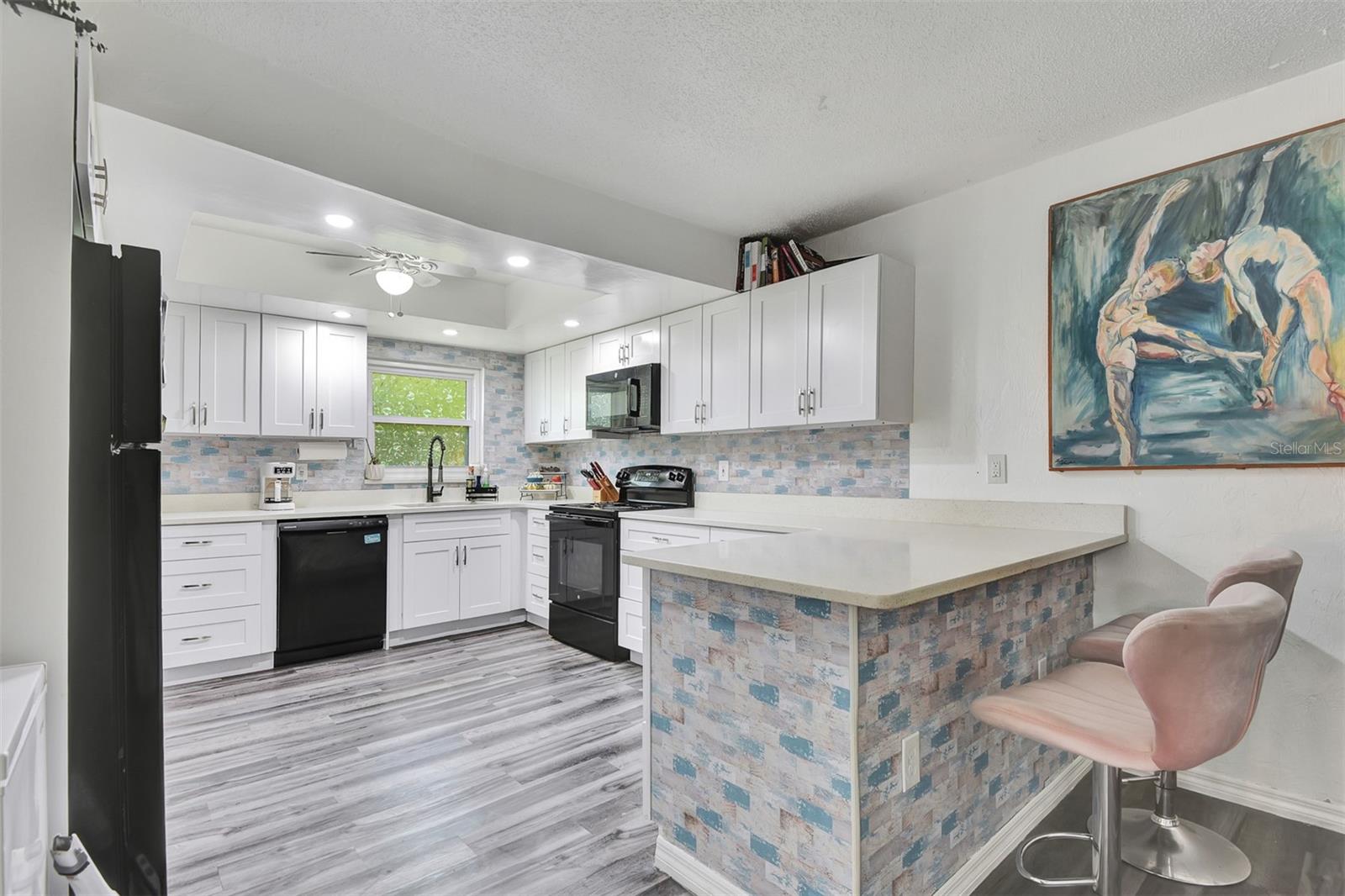 Image 8 of 42 For 118 Moonstone Court