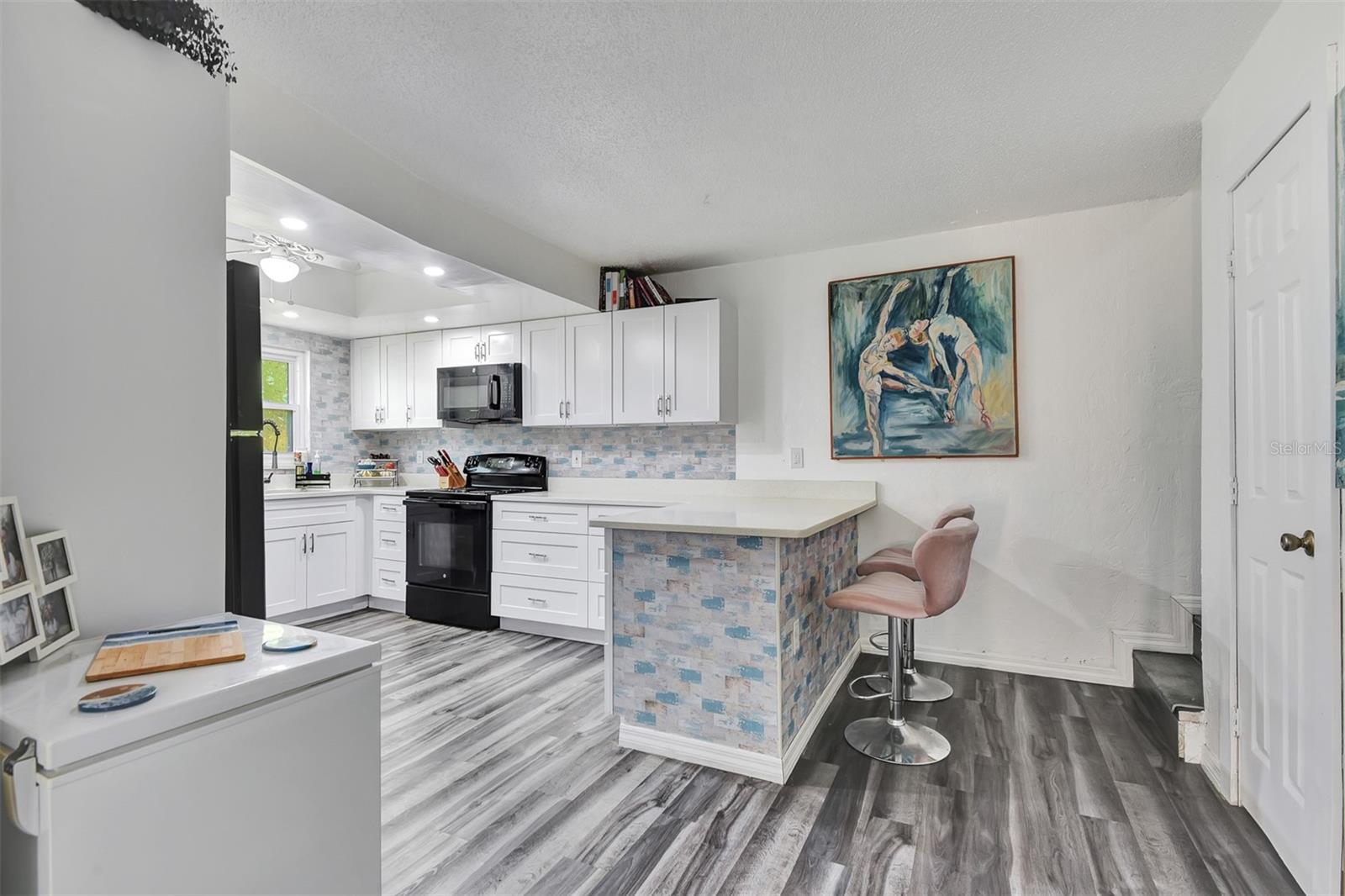 Image 9 of 42 For 118 Moonstone Court