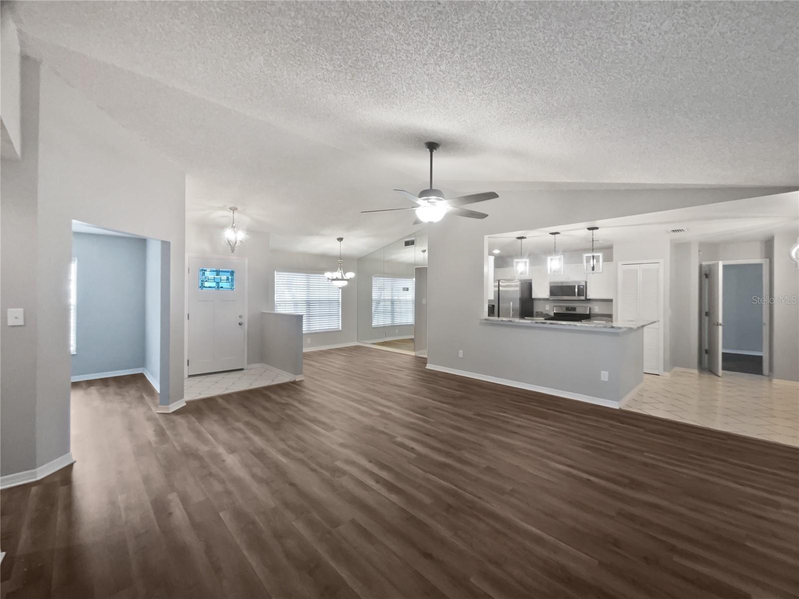 Image 10 of 25 For 15912 Lake Orienta Court