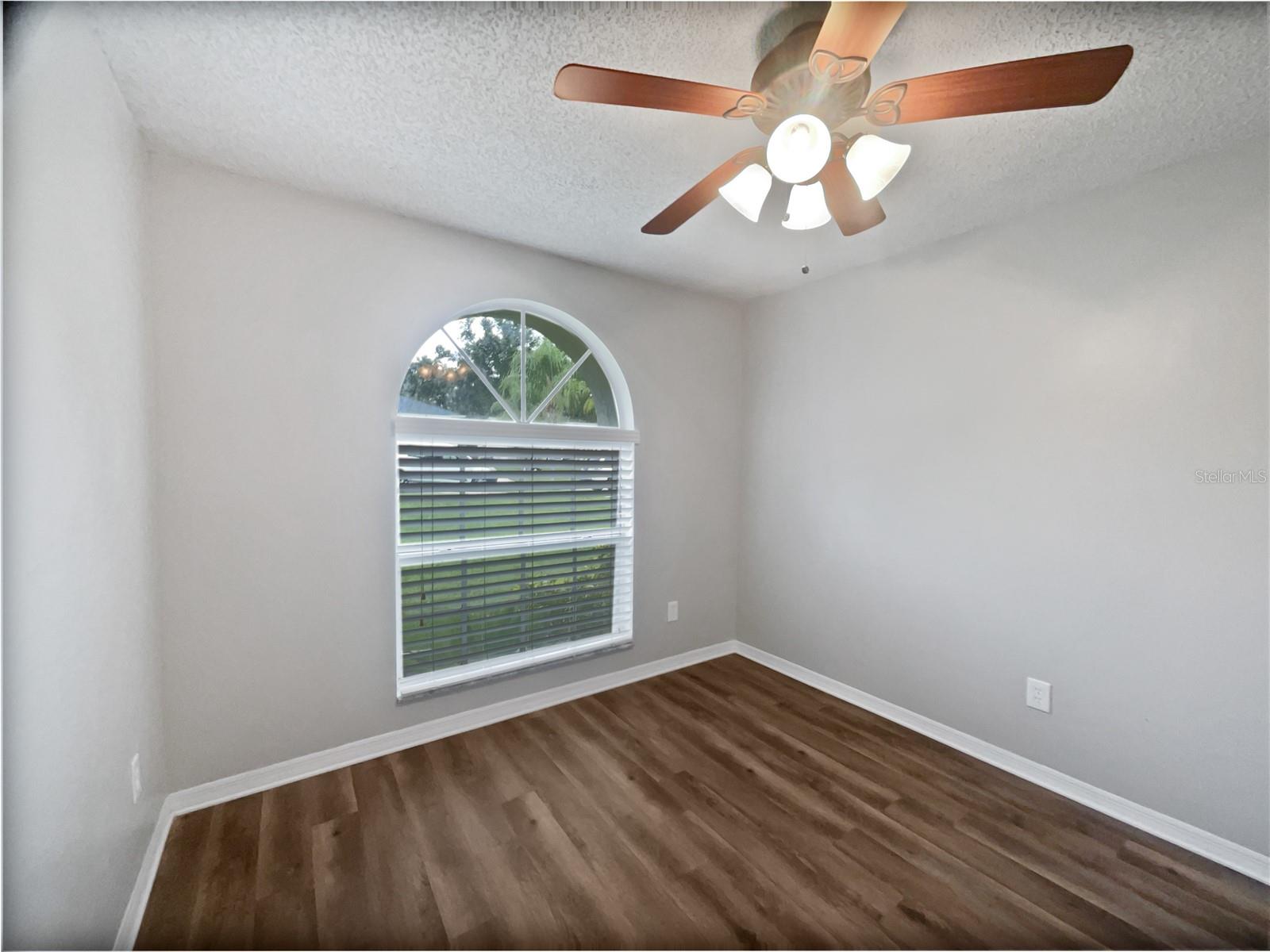 Image 22 of 25 For 15912 Lake Orienta Court