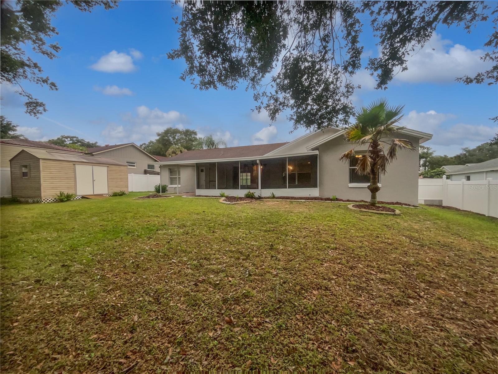 Image 23 of 25 For 15912 Lake Orienta Court