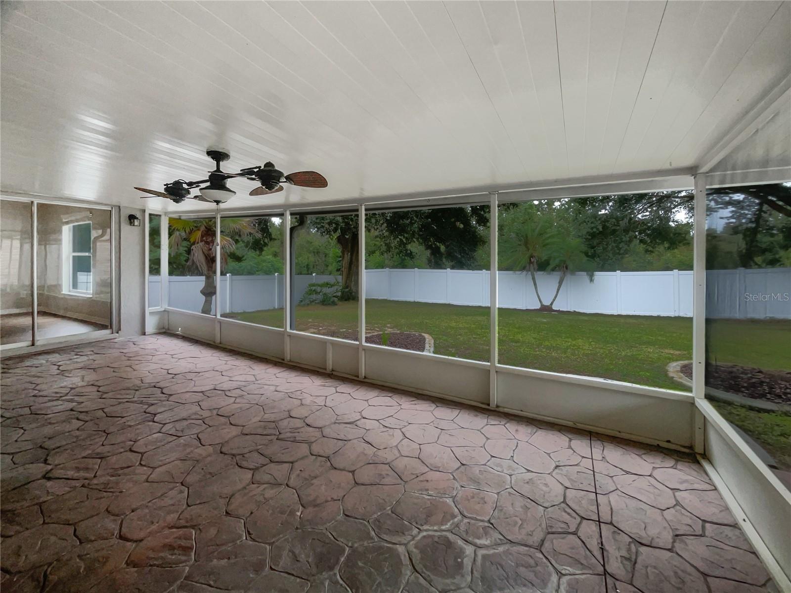 Image 24 of 25 For 15912 Lake Orienta Court