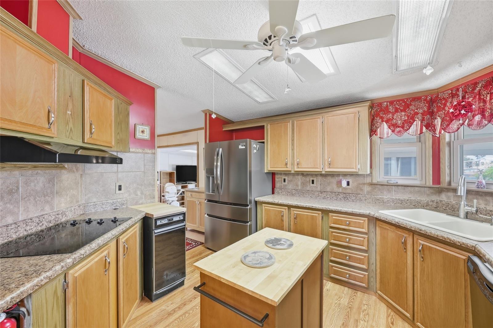 Image 10 of 33 For 151 Jackson Park Avenue