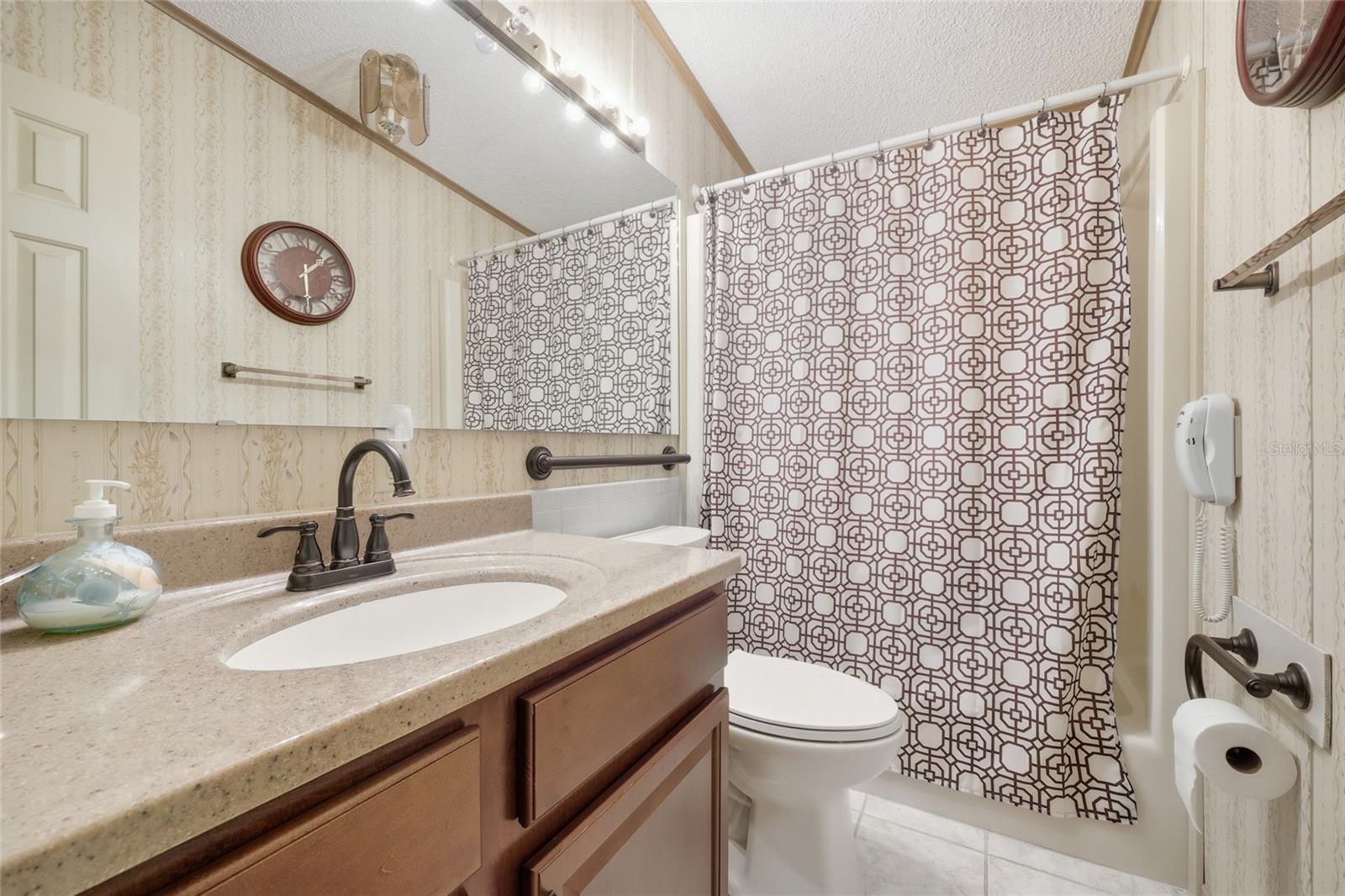 Image 18 of 33 For 151 Jackson Park Avenue