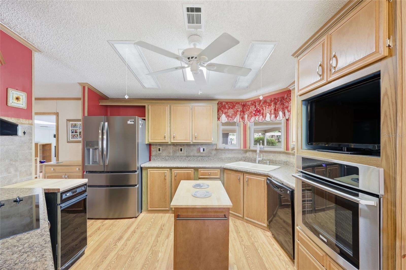 Image 8 of 33 For 151 Jackson Park Avenue