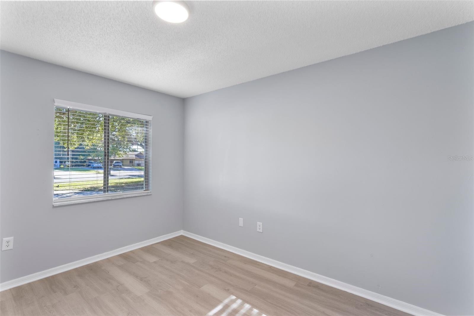 Image 12 of 49 For 1498 Hendren Drive