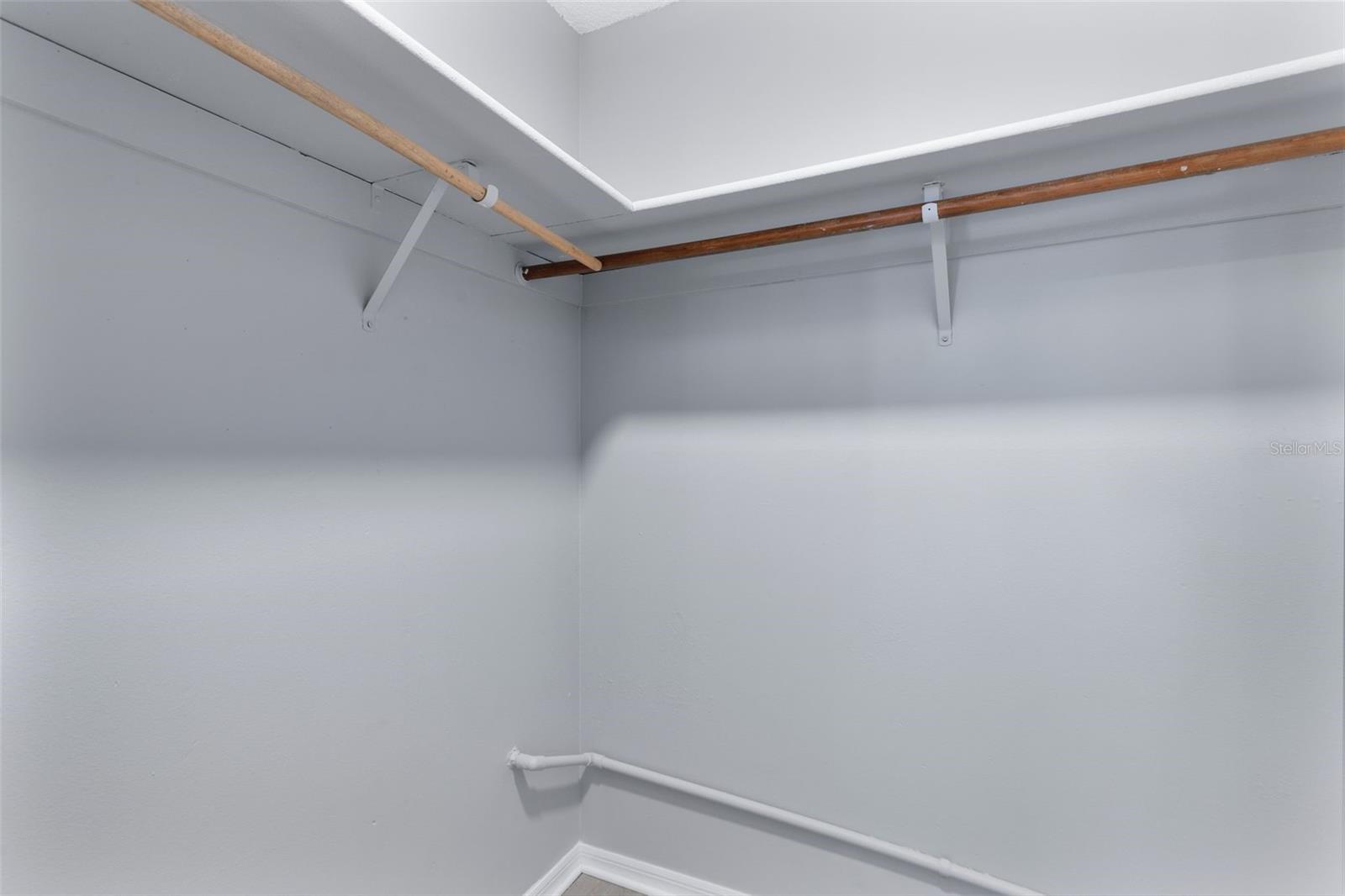 Image 17 of 49 For 1498 Hendren Drive