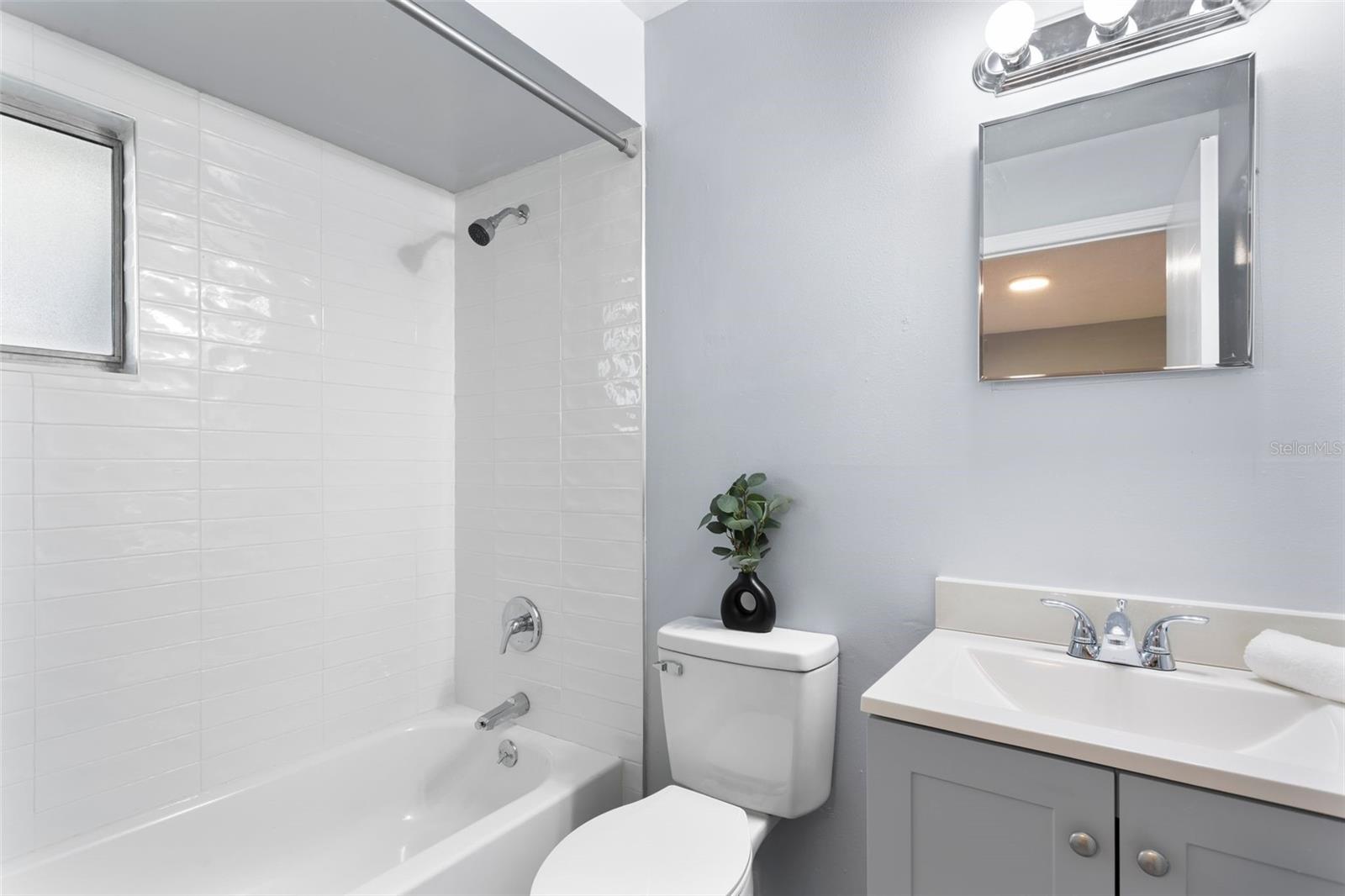 Image 18 of 49 For 1498 Hendren Drive