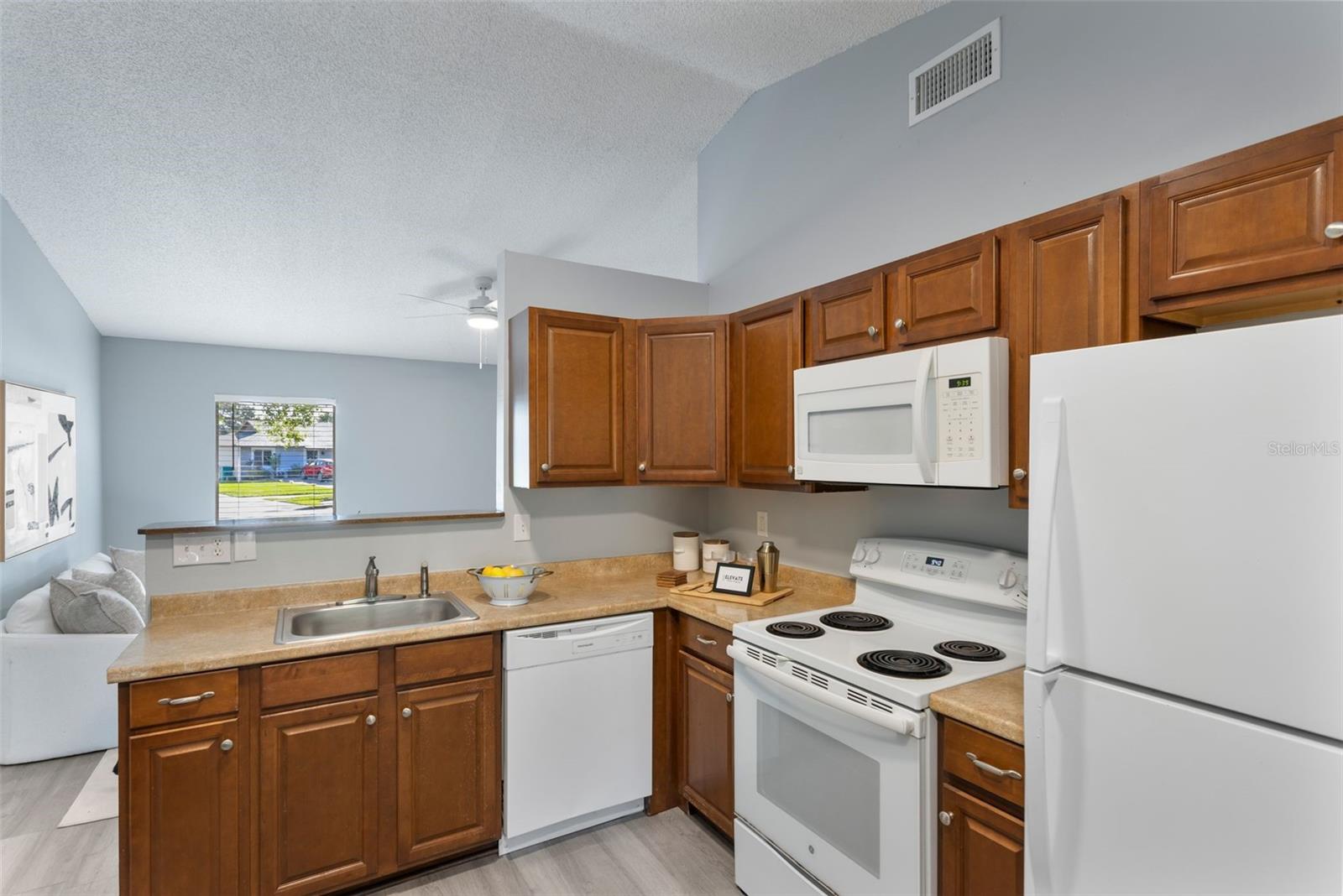 Image 19 of 49 For 1498 Hendren Drive