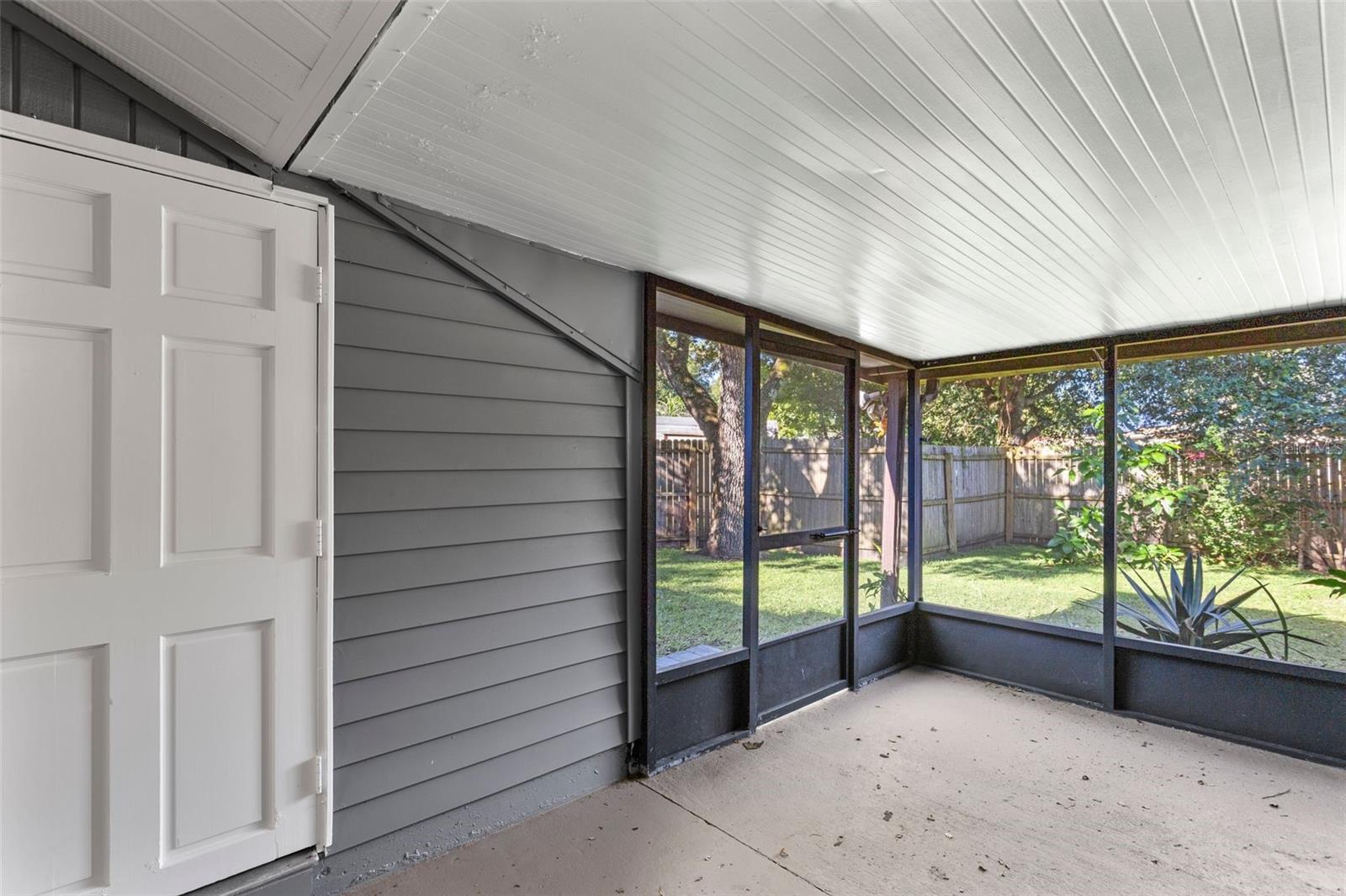 Image 23 of 49 For 1498 Hendren Drive