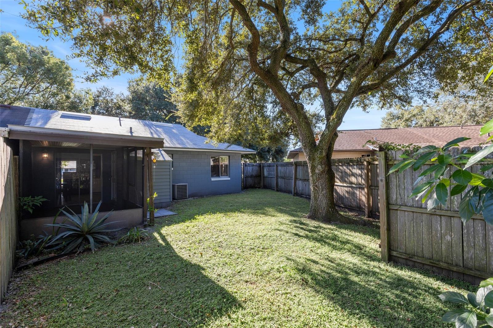 Image 25 of 49 For 1498 Hendren Drive