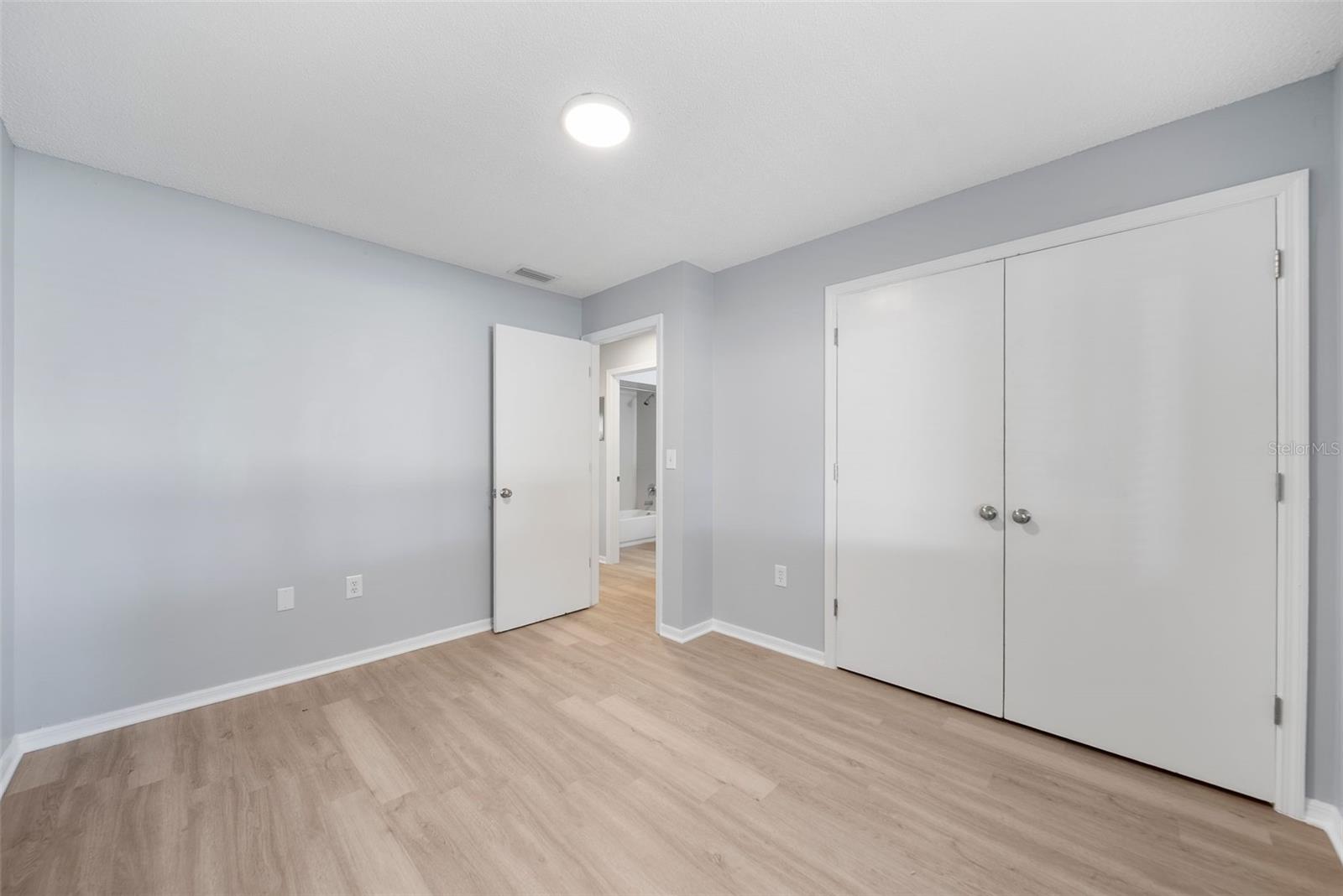 Image 29 of 49 For 1498 Hendren Drive