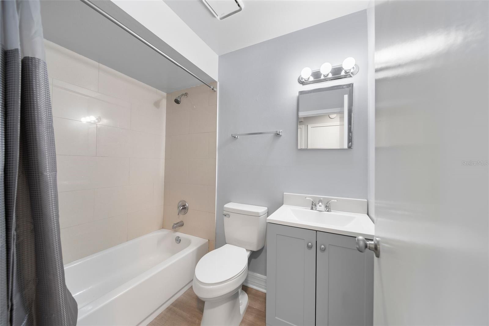 Image 30 of 49 For 1498 Hendren Drive