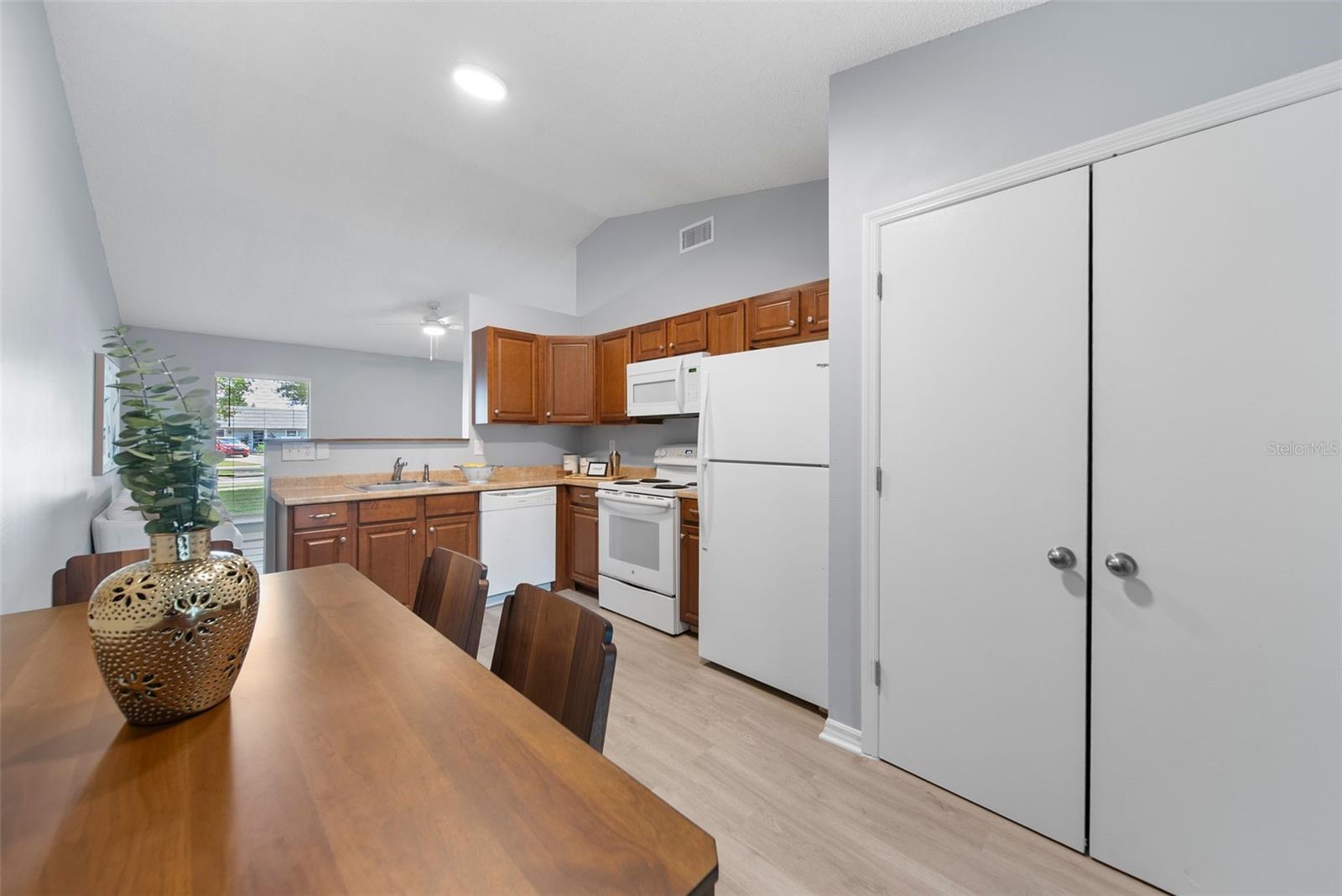 Image 38 of 49 For 1498 Hendren Drive