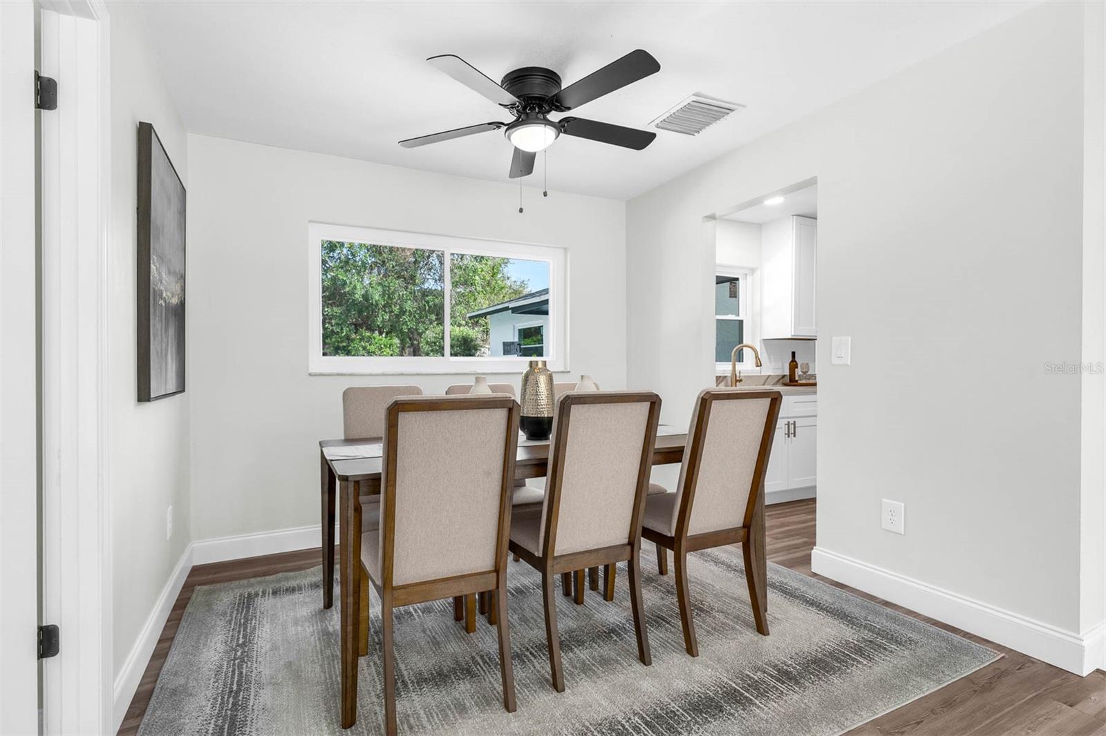 Image 10 of 36 For 112 Des Pinar Lane