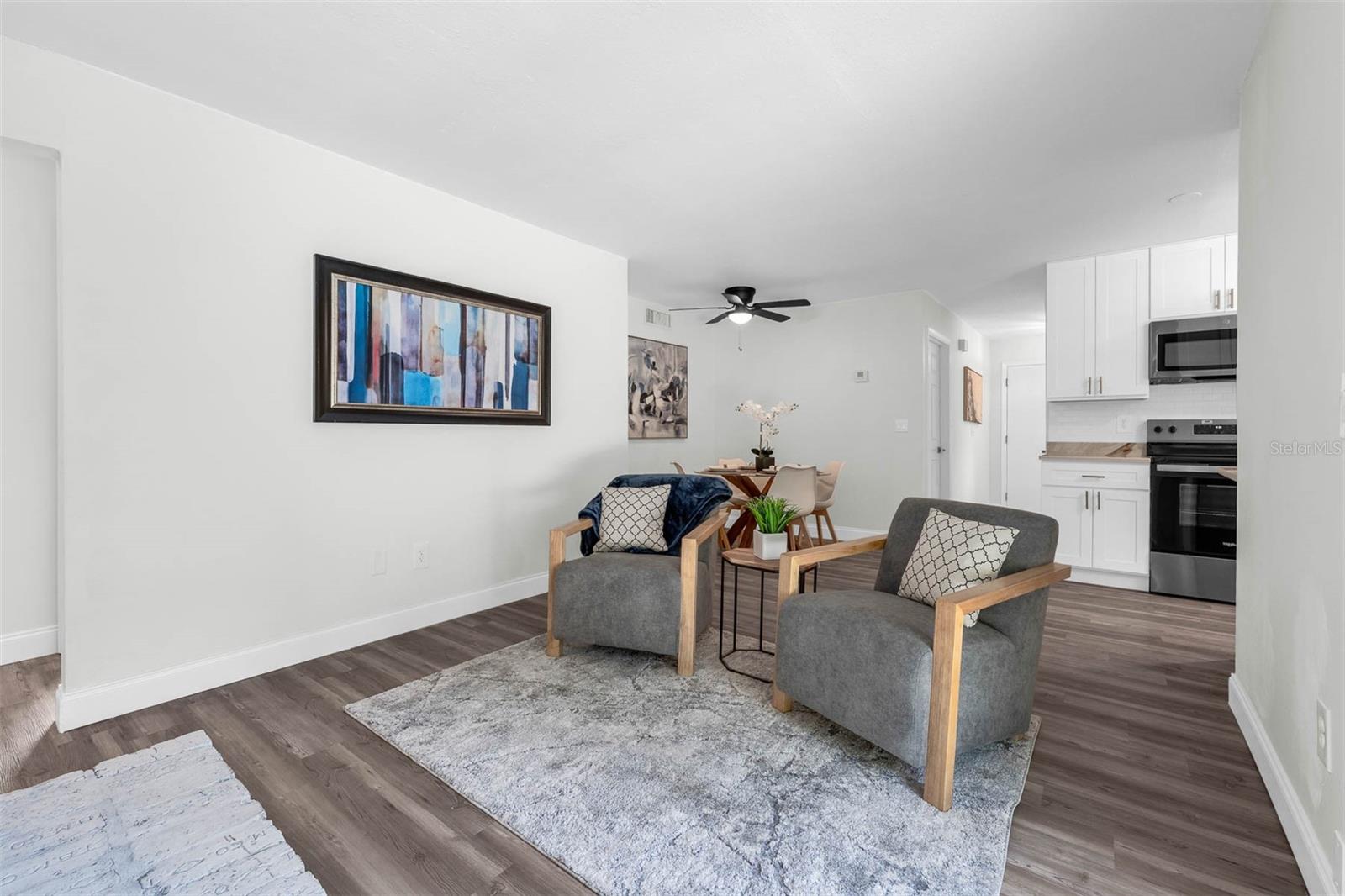 Image 18 of 36 For 112 Des Pinar Lane