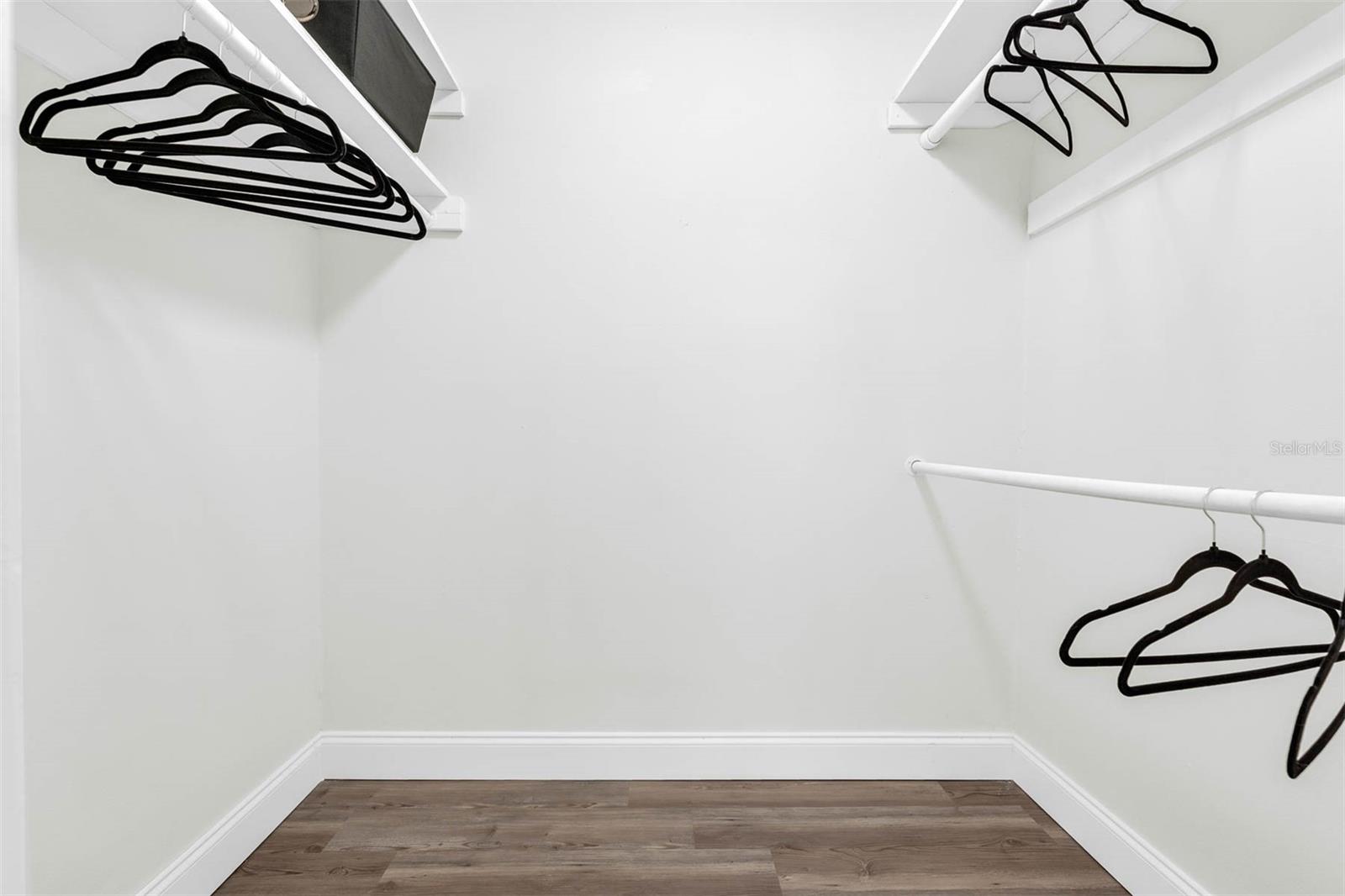 Image 23 of 36 For 112 Des Pinar Lane