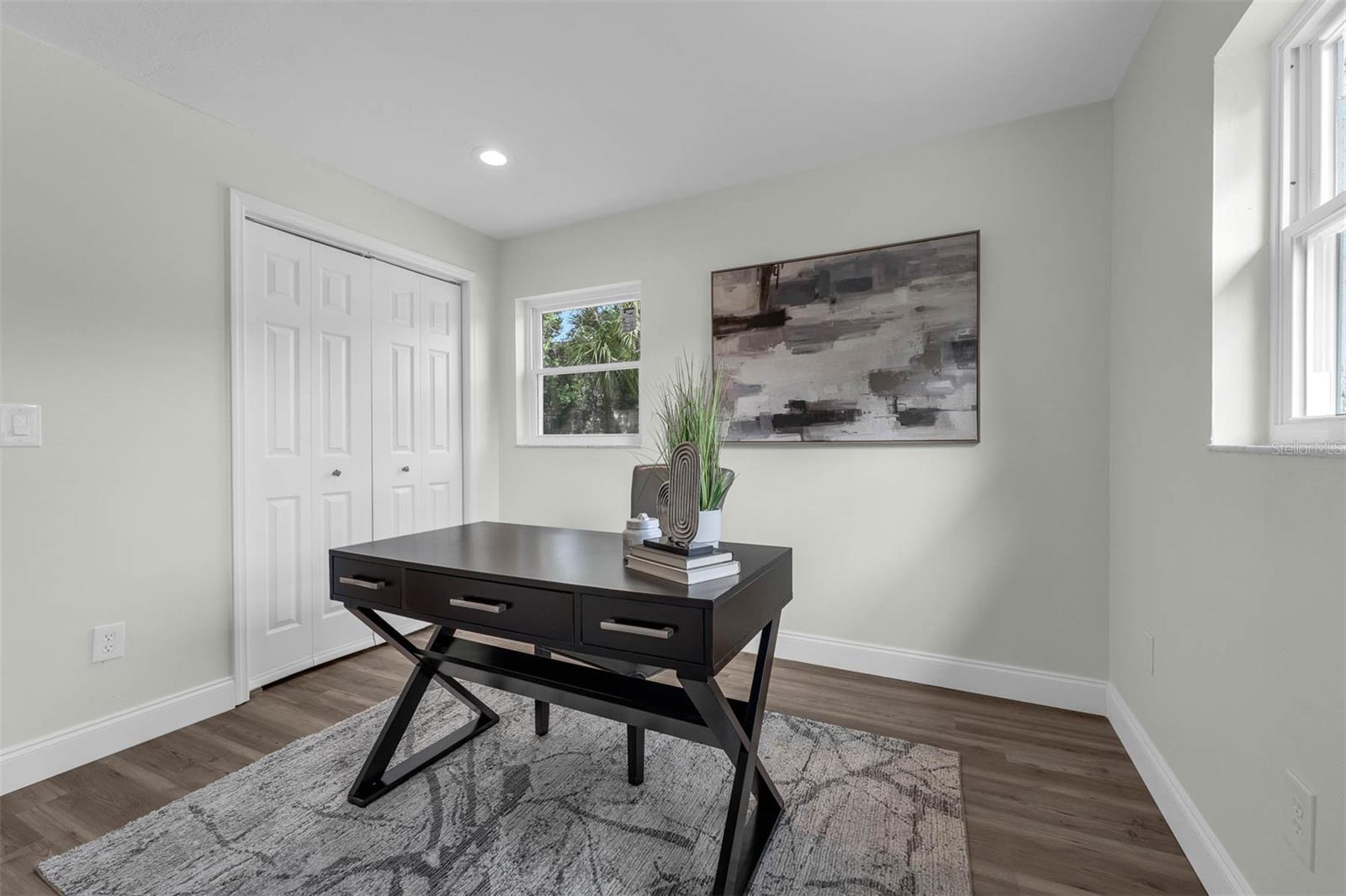 Image 25 of 36 For 112 Des Pinar Lane