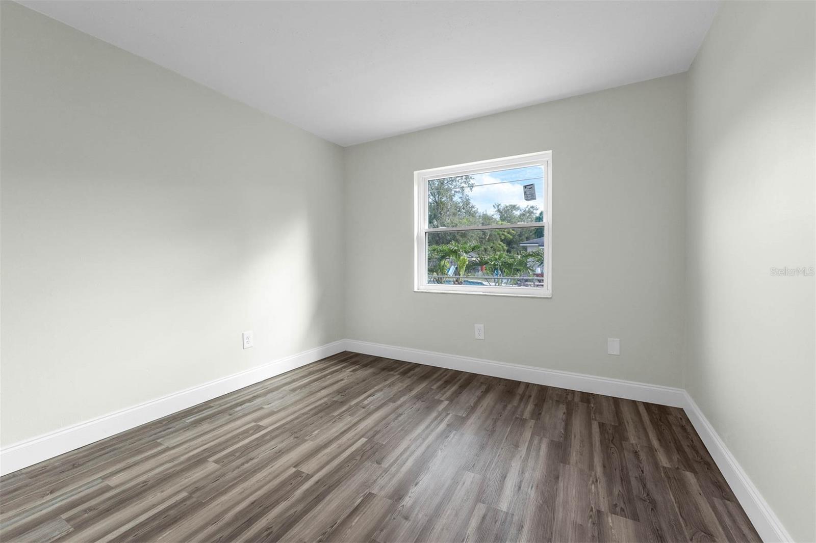 Image 27 of 36 For 112 Des Pinar Lane