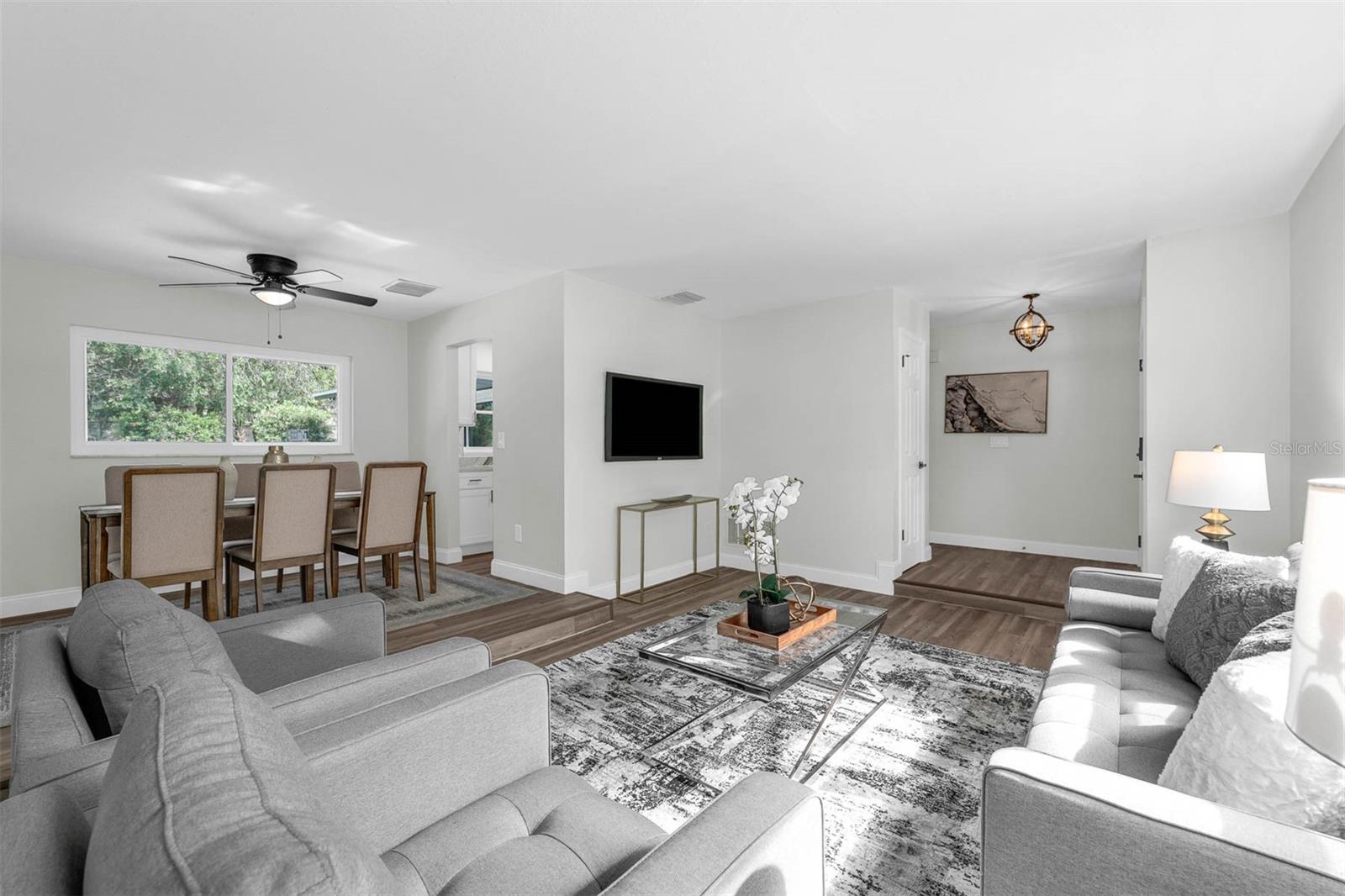 Image 8 of 36 For 112 Des Pinar Lane