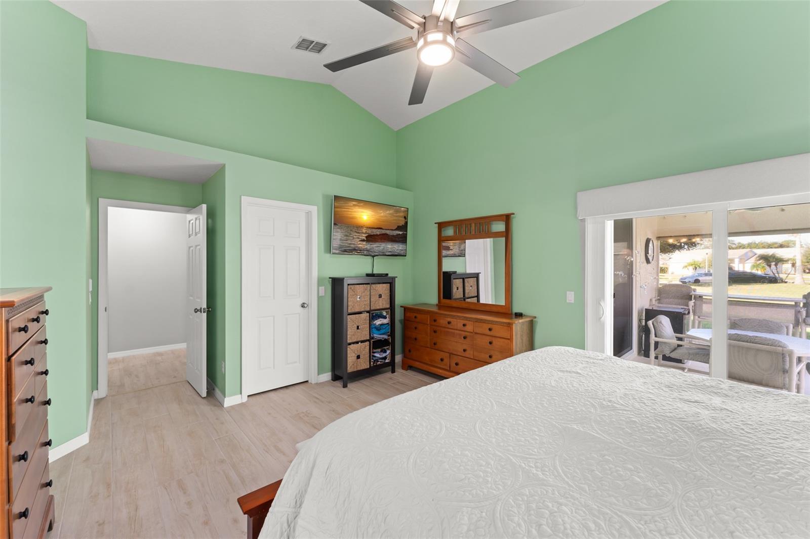 Image 18 of 45 For 12819 Hunters Vista Boulevard