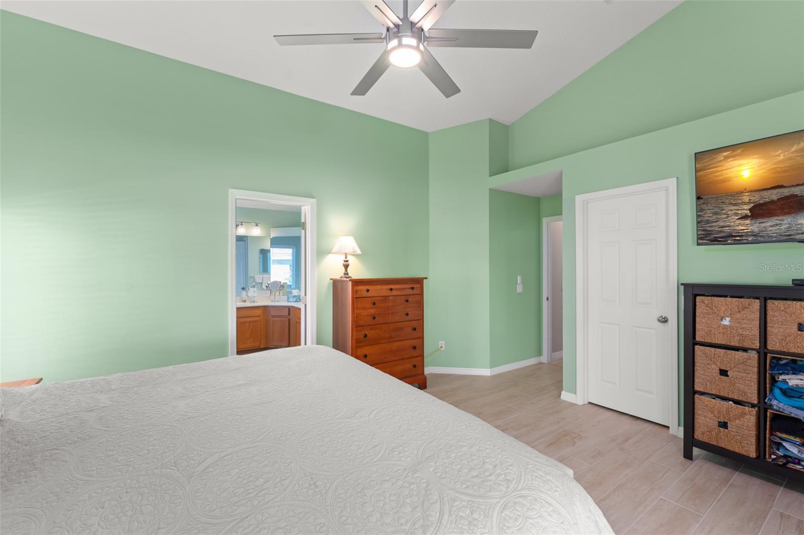 Image 22 of 45 For 12819 Hunters Vista Boulevard