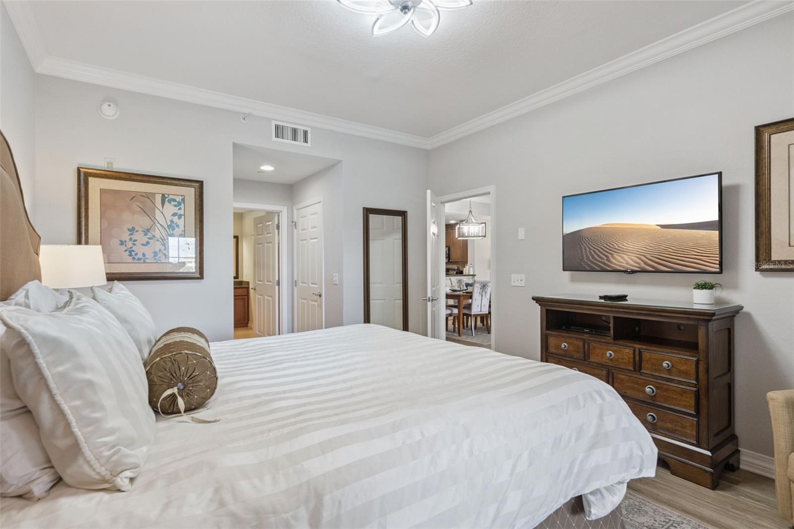 Image 21 of 69 For 1100 Sunset View Circle 102