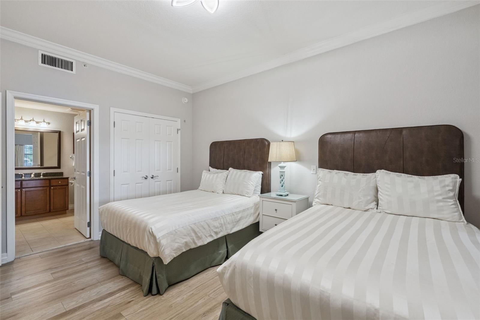 Image 38 of 69 For 1100 Sunset View Circle 102