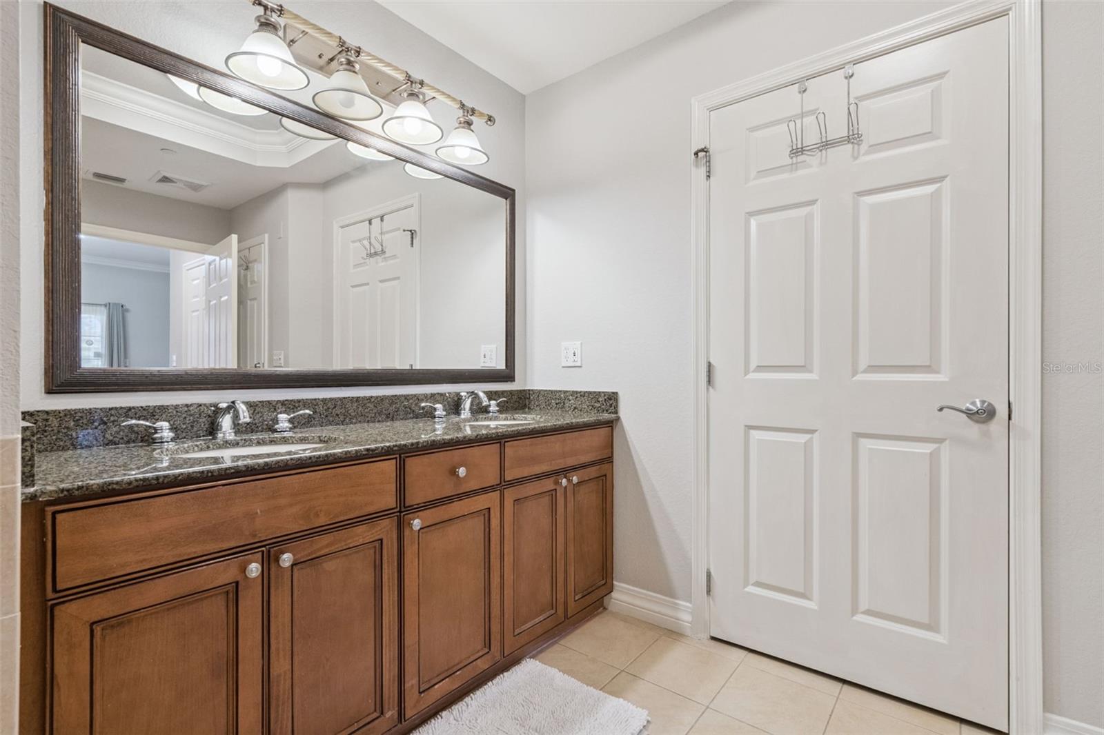 Image 41 of 69 For 1100 Sunset View Circle 102