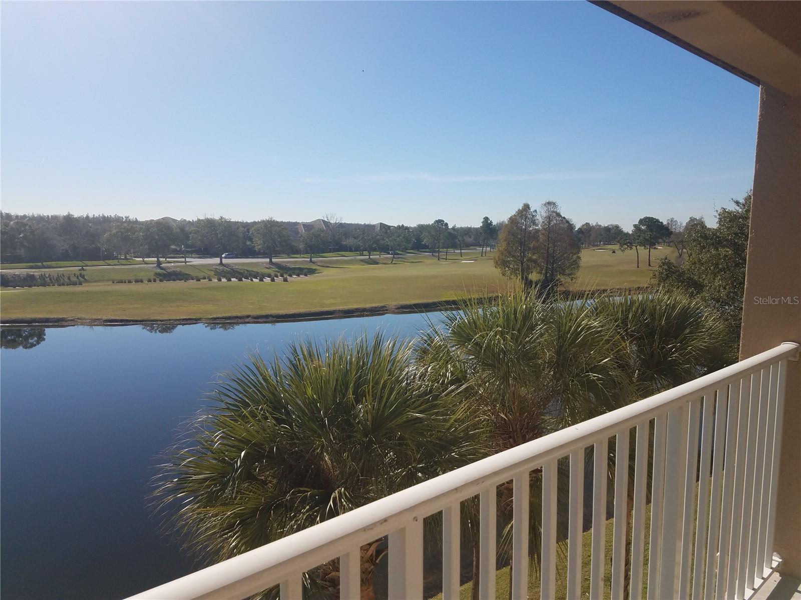 Image 4 of 12 For 13815 Fairway Island Drive 1333