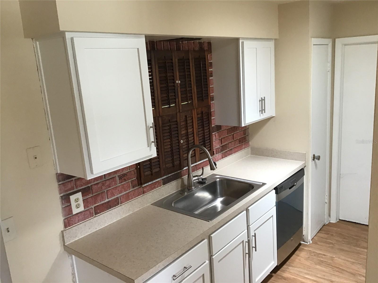 Image 4 of 20 For 7024 Chaucer Lane