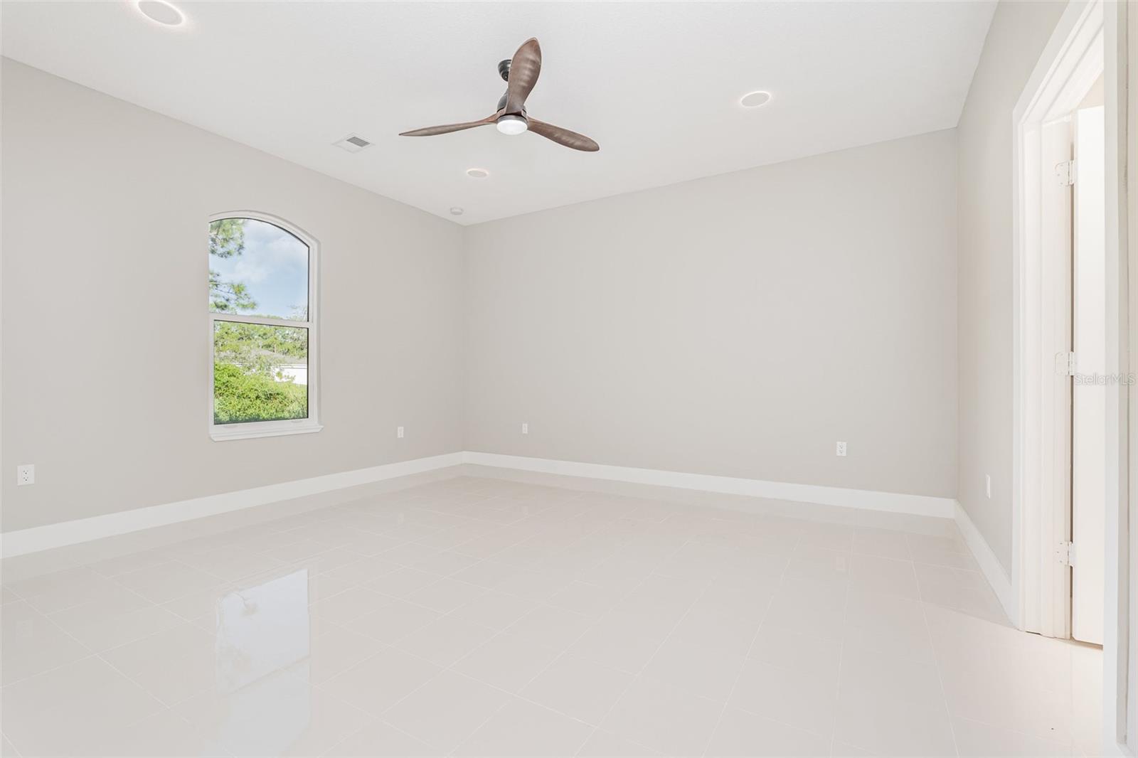 Image 14 of 42 For 776 Griffin Avenue Sw