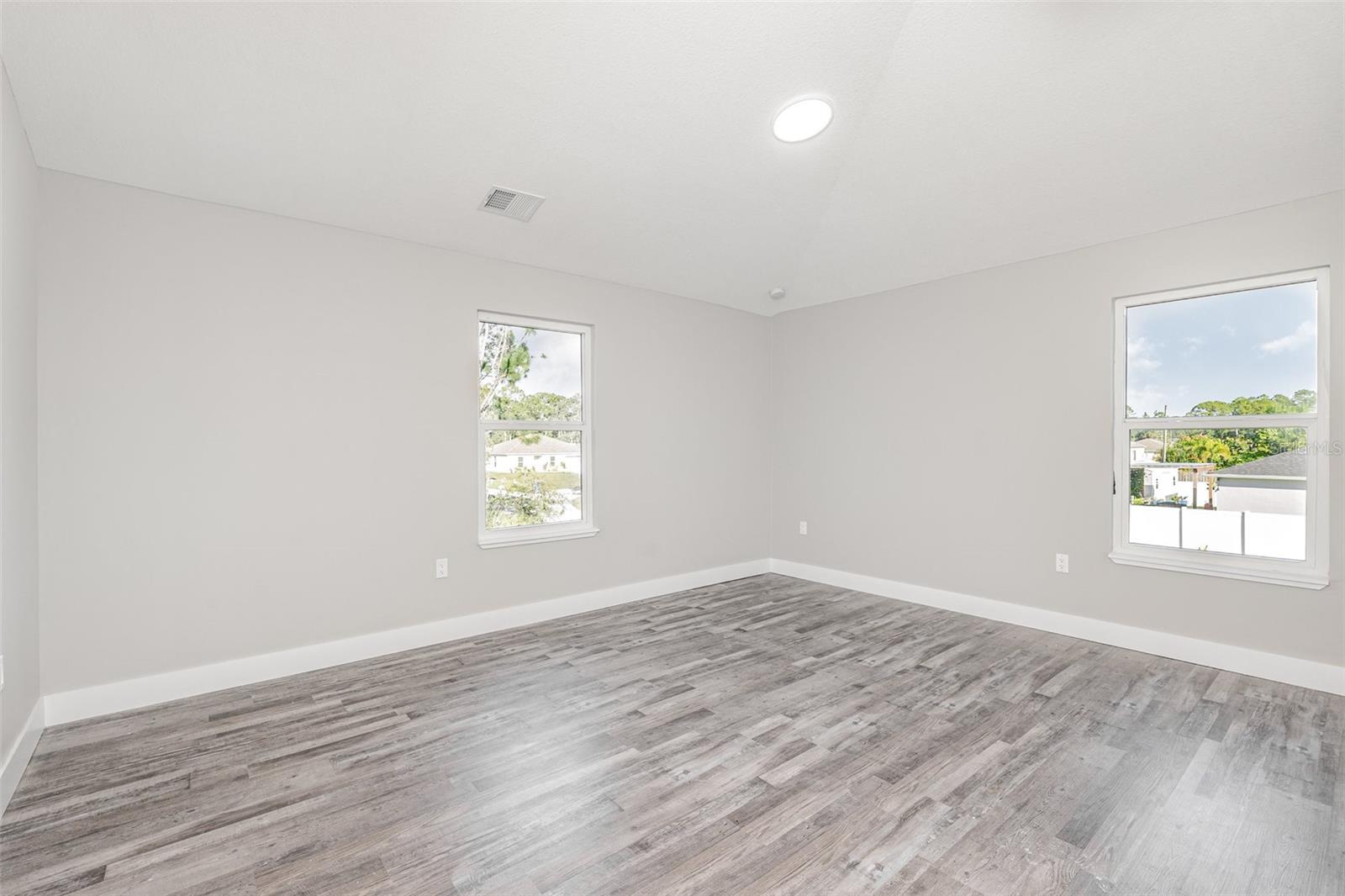 Image 26 of 42 For 776 Griffin Avenue Sw