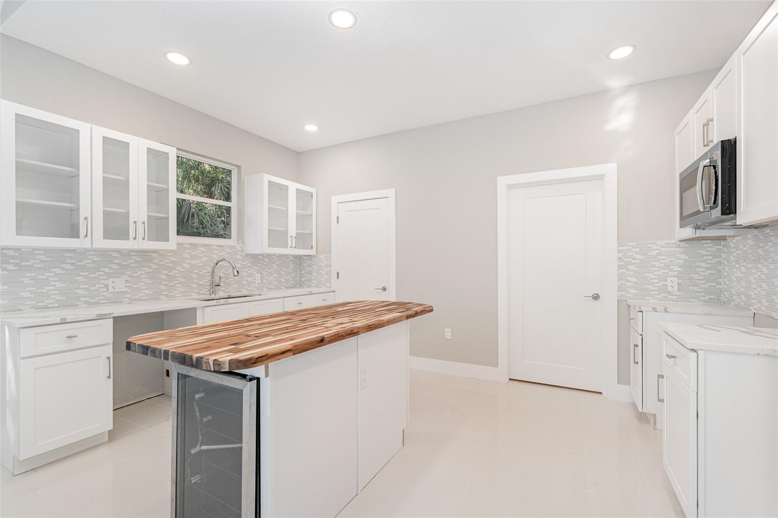 Image 9 of 42 For 776 Griffin Avenue Sw