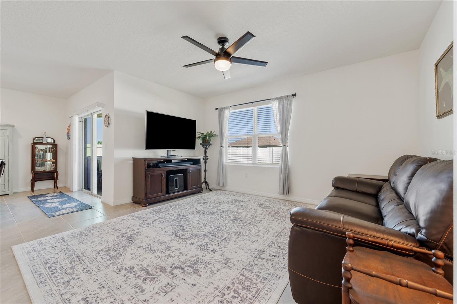 Image 21 of 40 For 3686 Rory Oak Circle