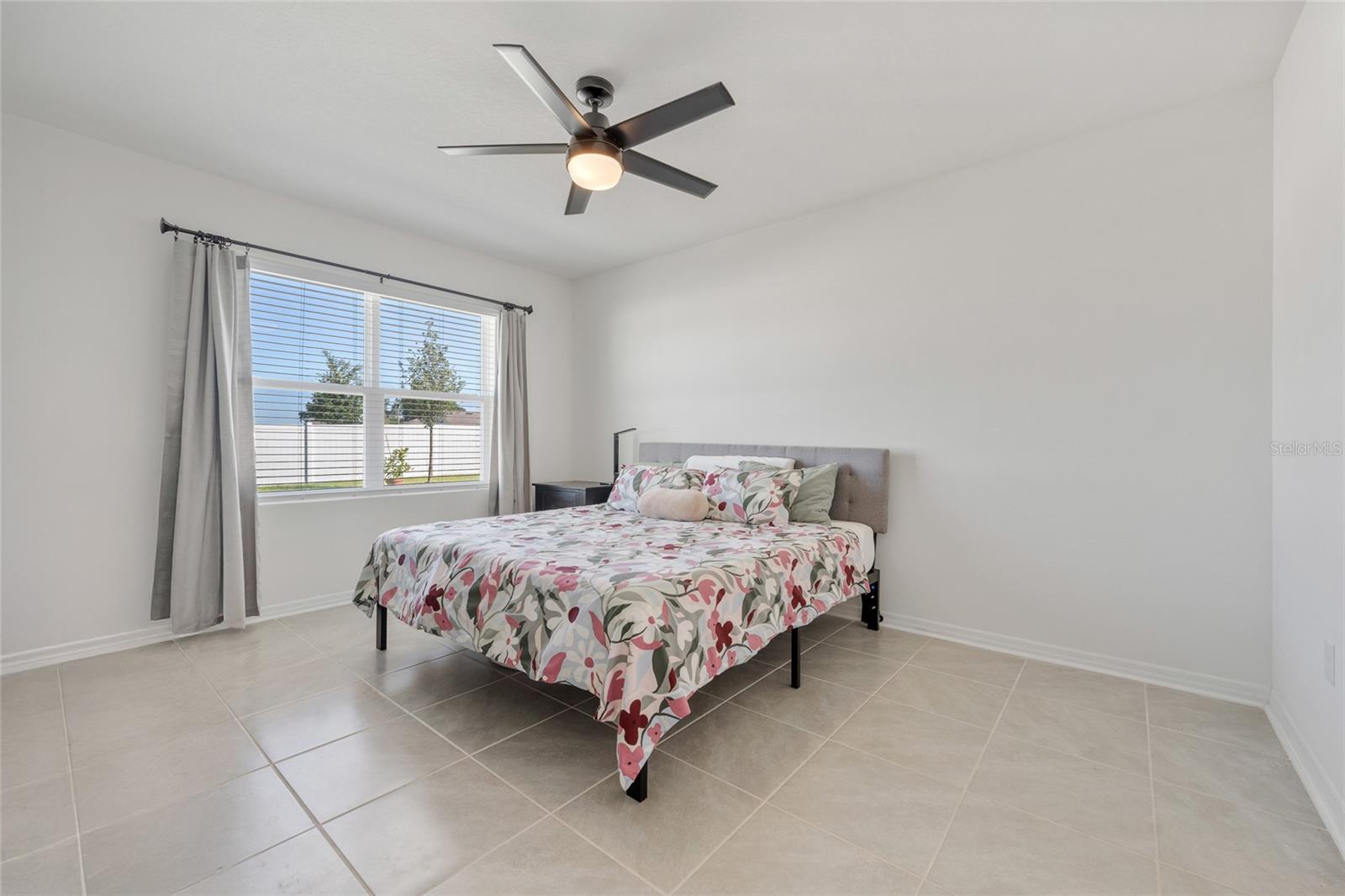 Image 23 of 40 For 3686 Rory Oak Circle