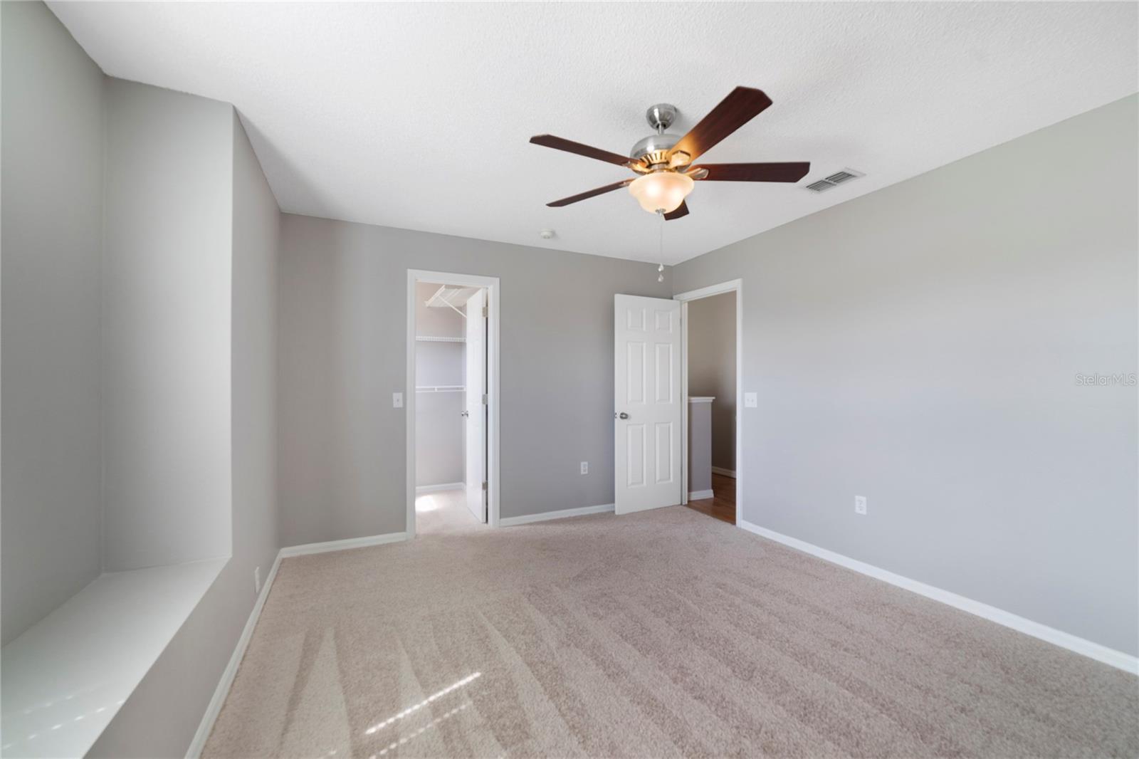 Image 13 of 24 For 211 Canterbury Court