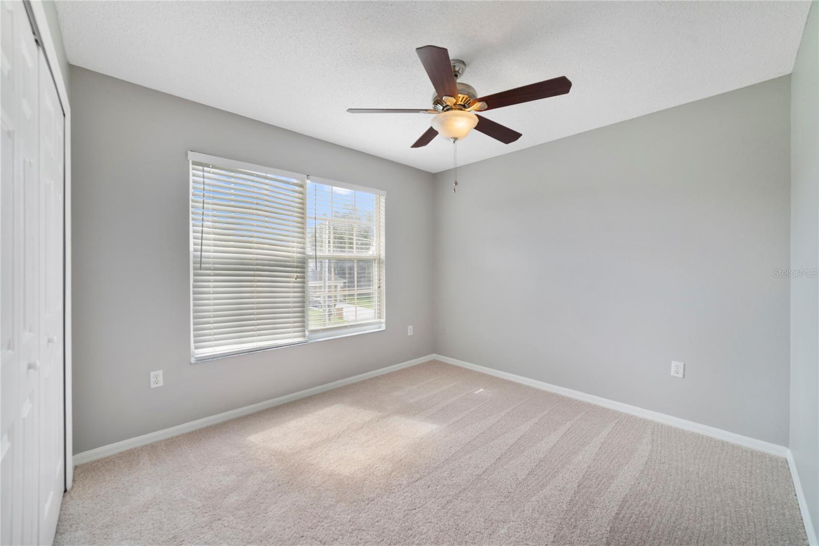 Image 17 of 24 For 211 Canterbury Court