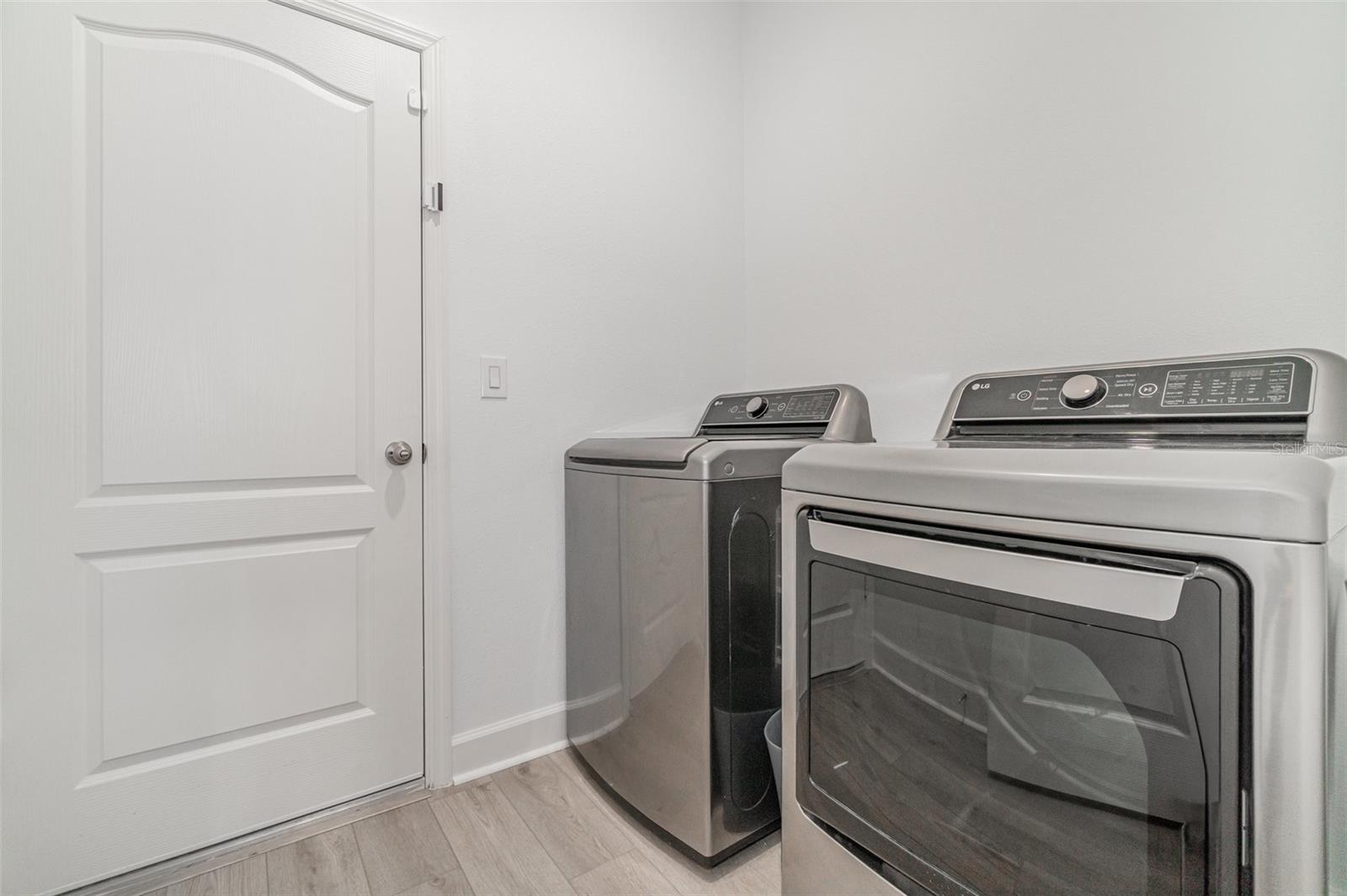 Image 16 of 41 For 3361 Rolling Plains Circle