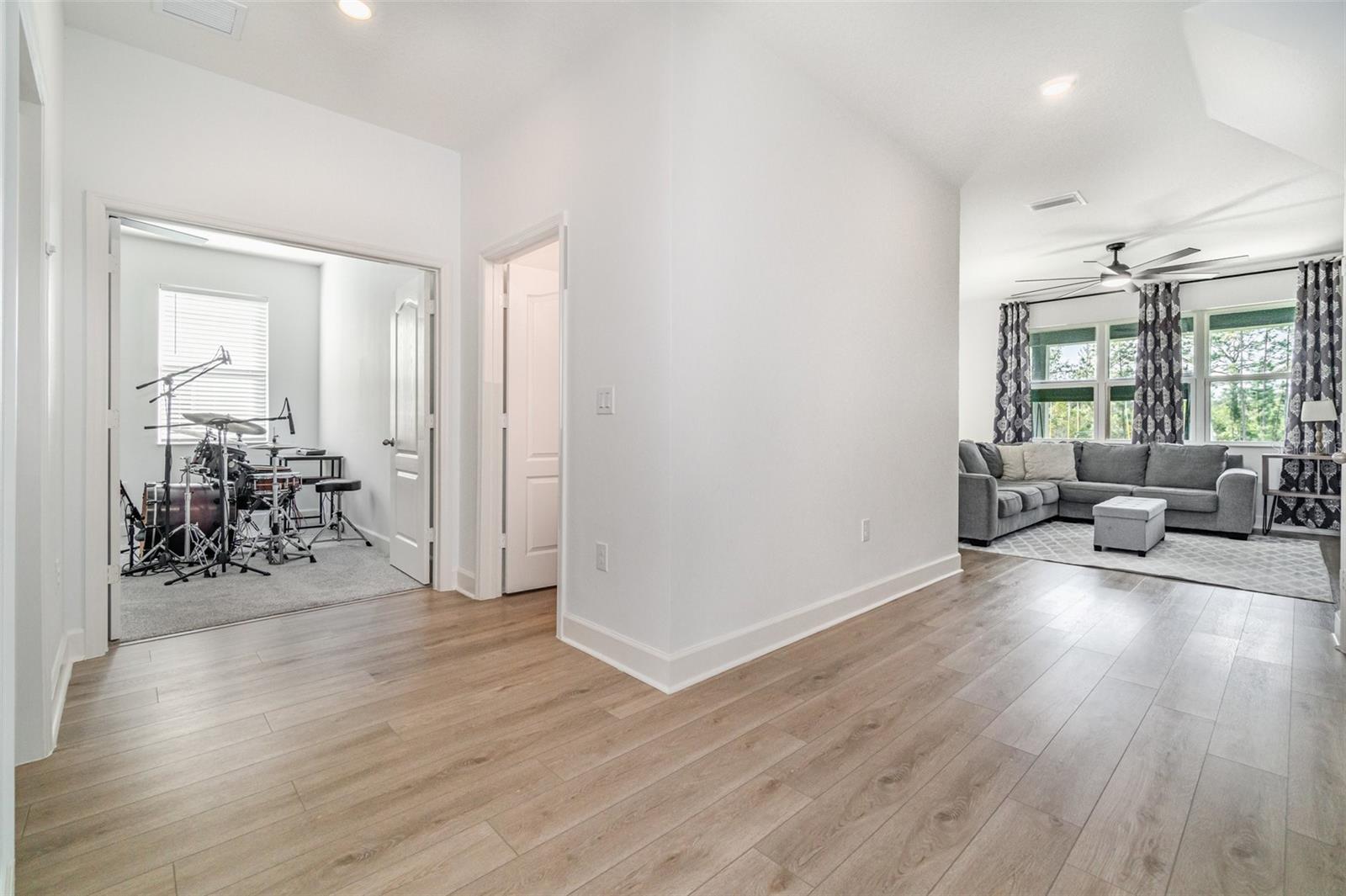 Image 27 of 41 For 3361 Rolling Plains Circle