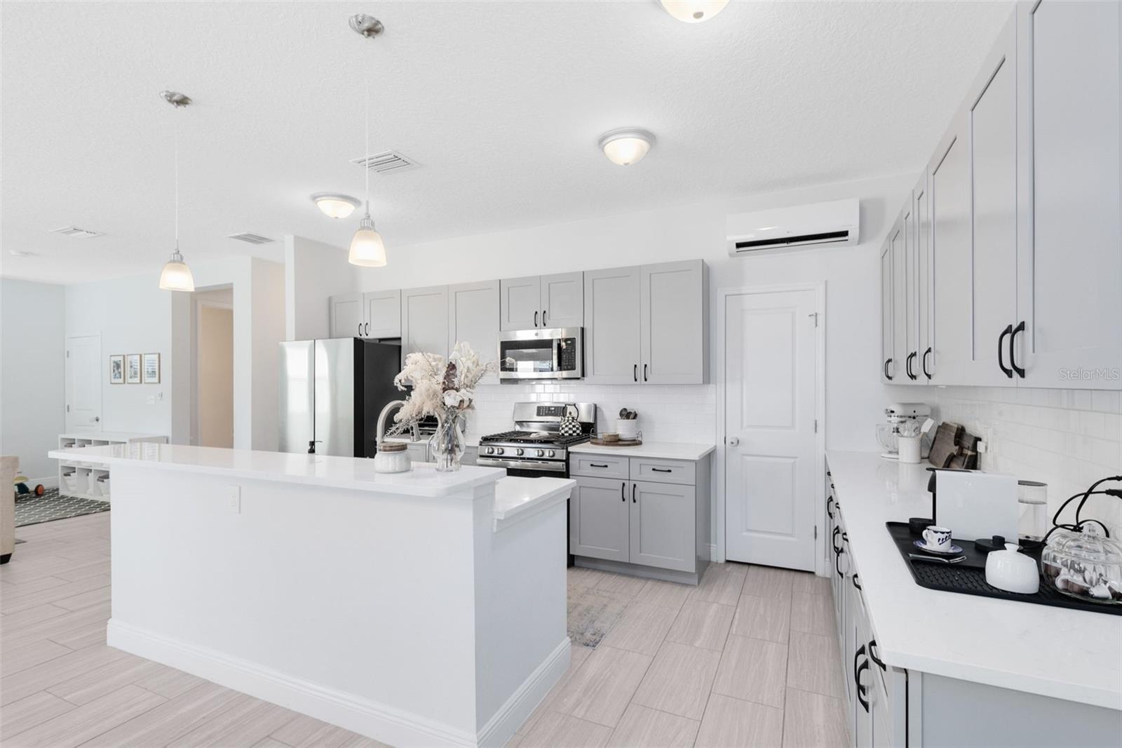 Image 2 of 39 For 1304 Ash Tree Cove