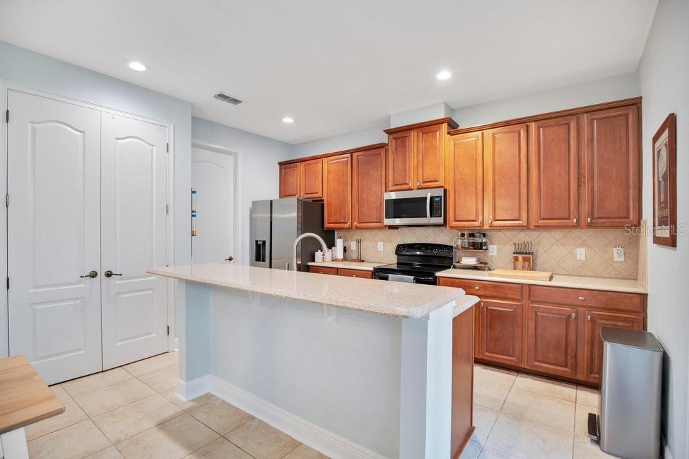 Image 13 of 33 For 5416 Factors Walk Drive