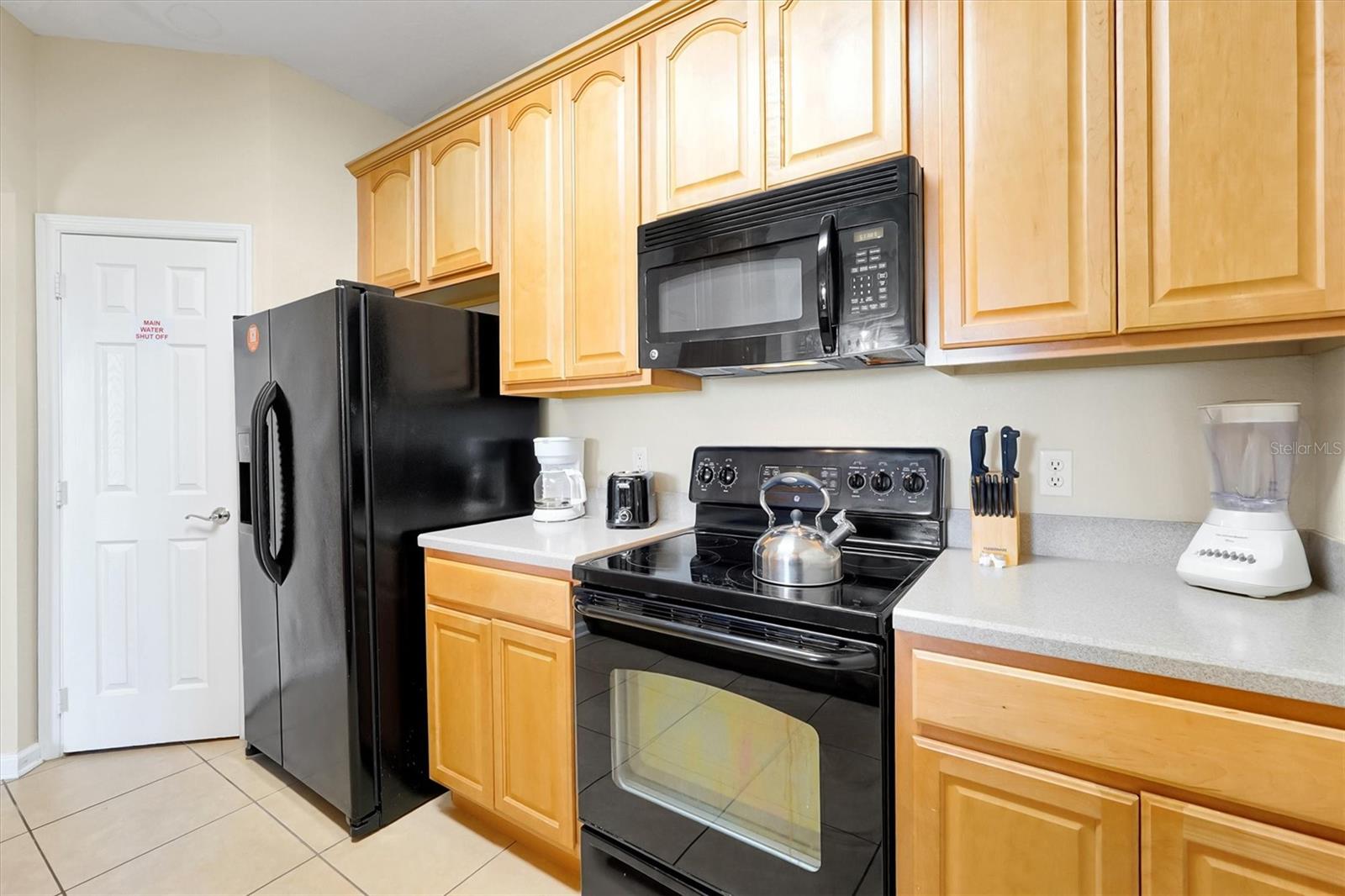 Image 12 of 42 For 4862 Cayview Avenue 306
